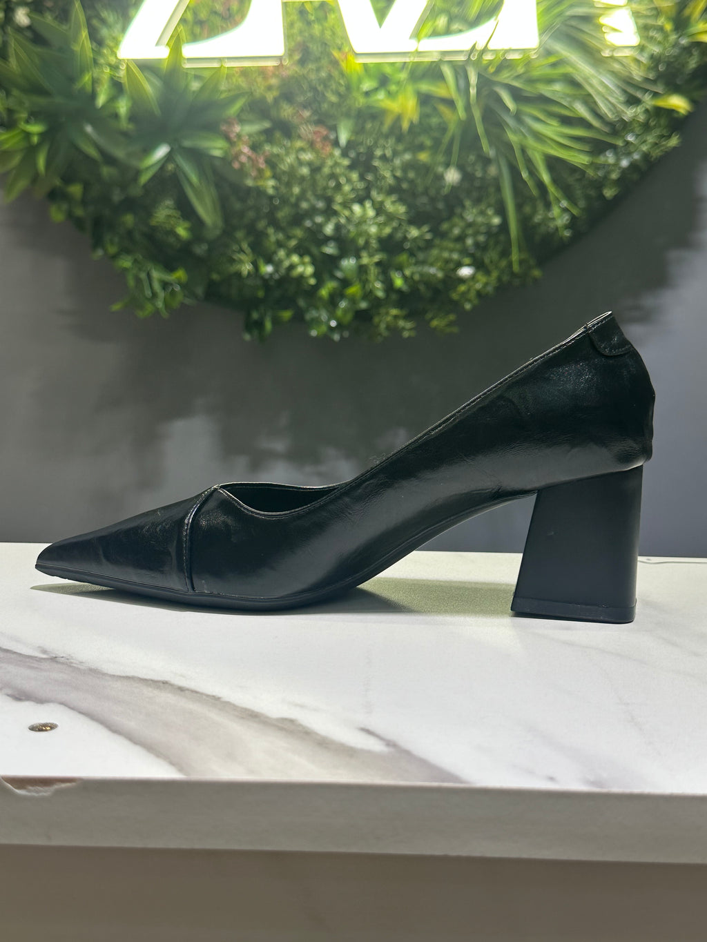 ZAZA Ria Classic Pointed Block Heel – Off-White & Black