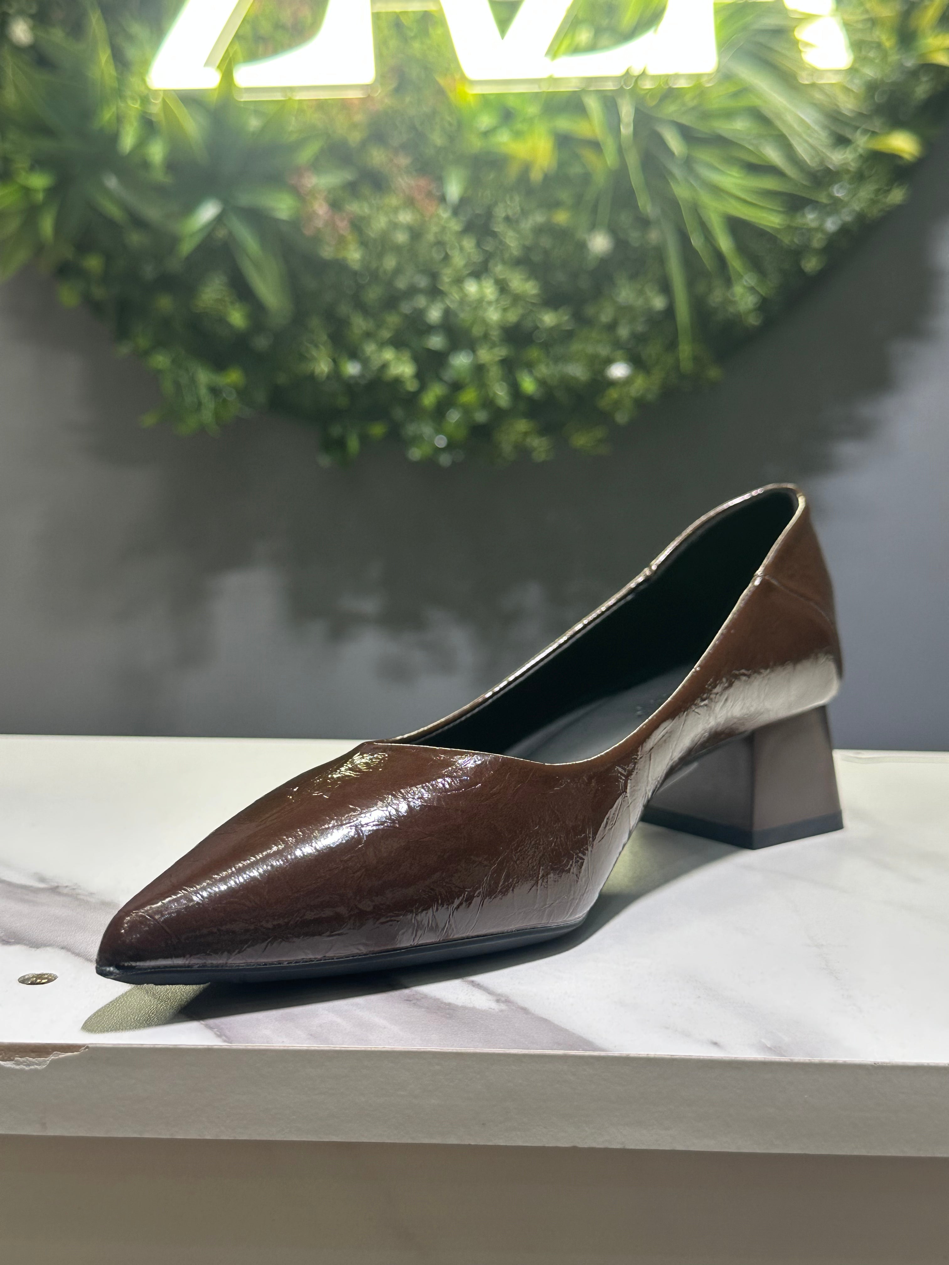 ZAZA Solana Elegant Pointed Block Heel – Dark Brown, Off-White & Black