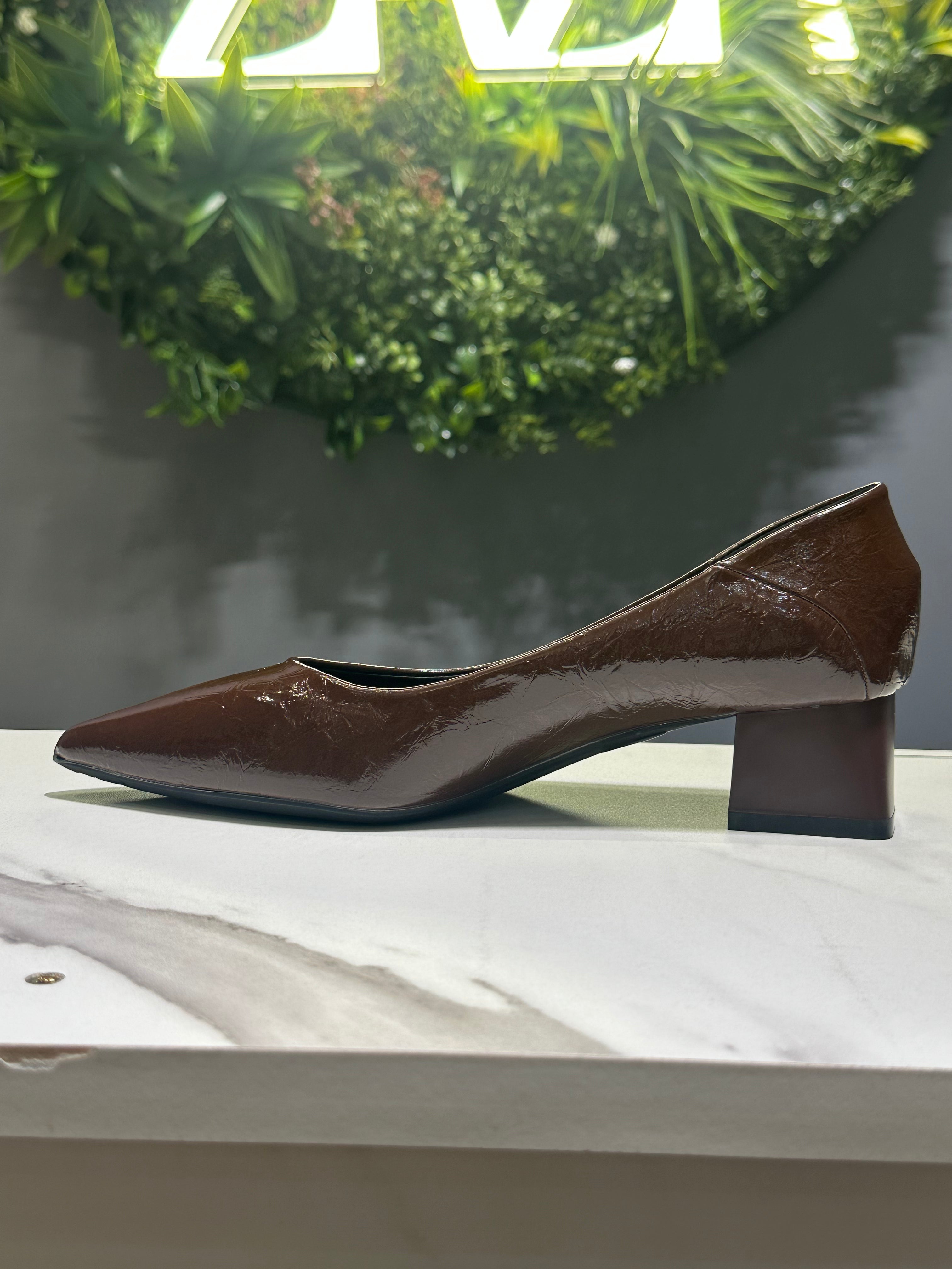 ZAZA Solana Elegant Pointed Block Heel – Dark Brown, Off-White & Black