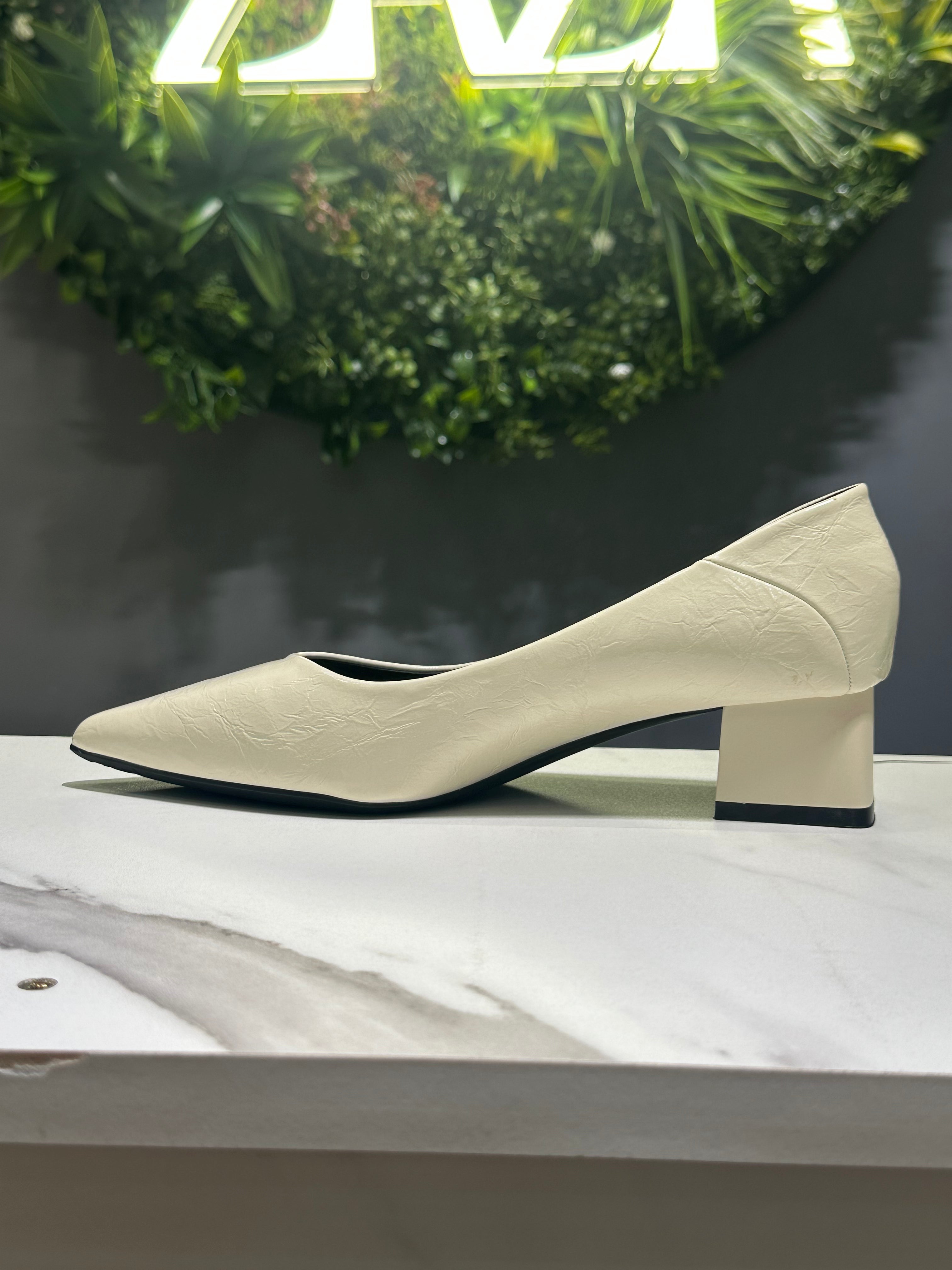 ZAZA Solana Elegant Pointed Block Heel – Dark Brown, Off-White & Black