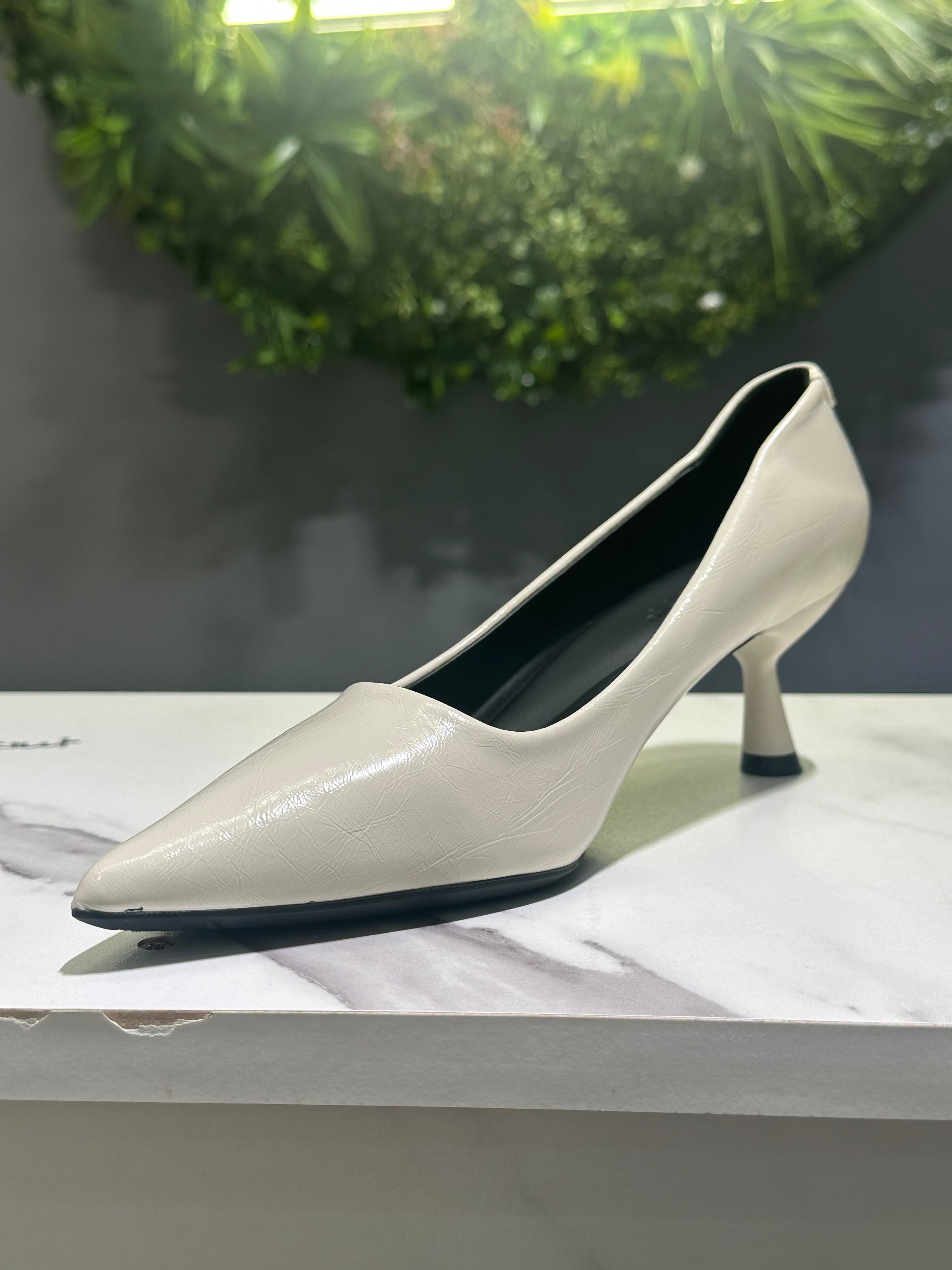 ZAZA Bella – Elegant Pointed Mid-Heel Pumps