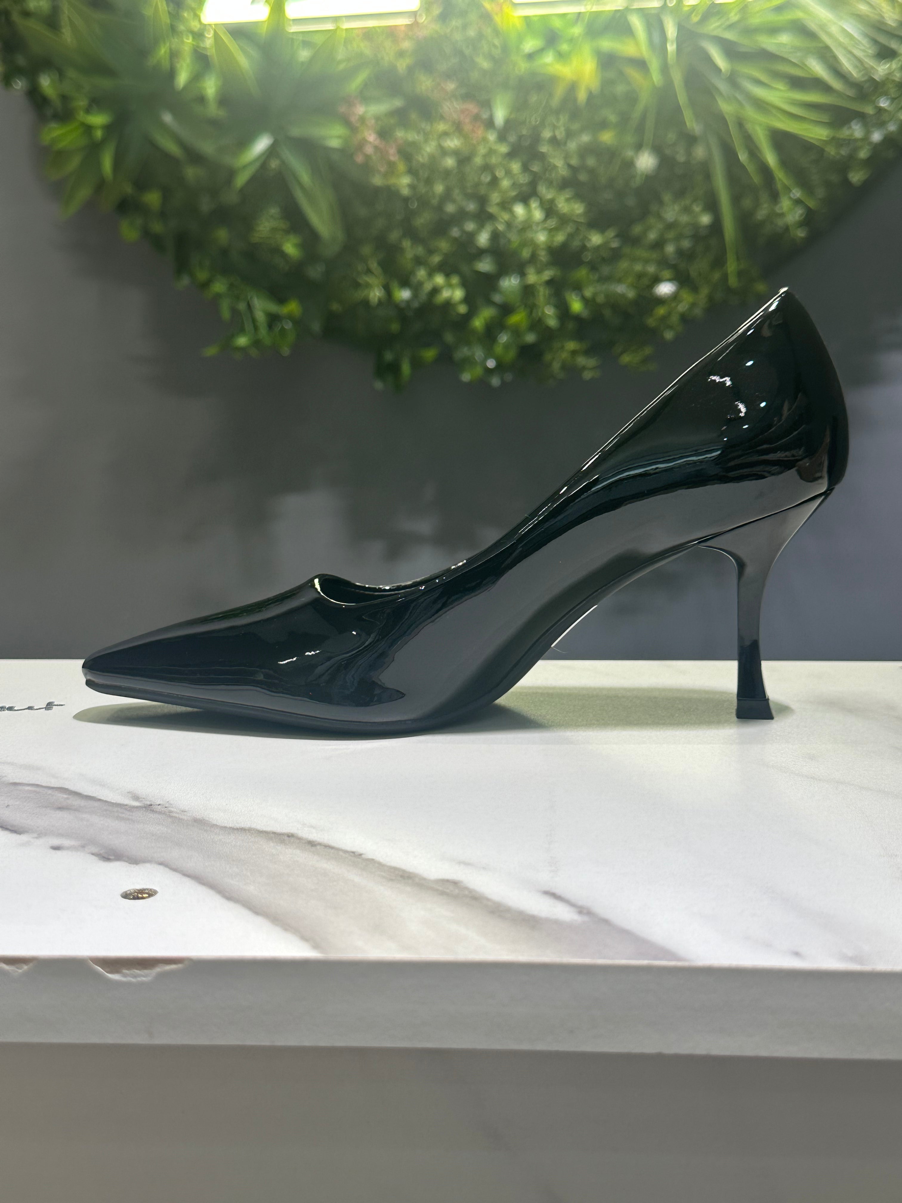 ZAZA Verona – Glossy Pointed Mid-Heel Pumps