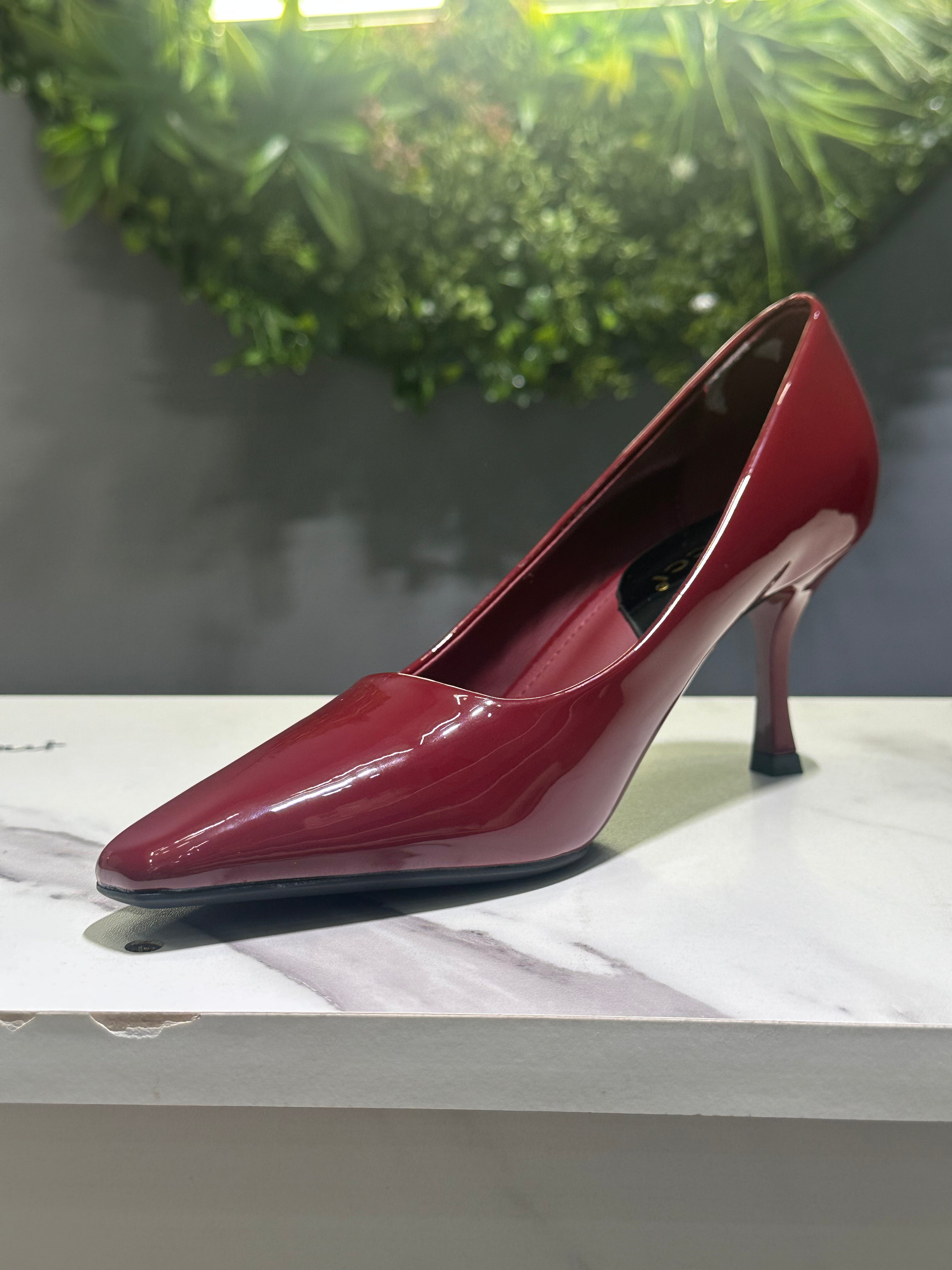 ZAZA Verona – Glossy Pointed Mid-Heel Pumps