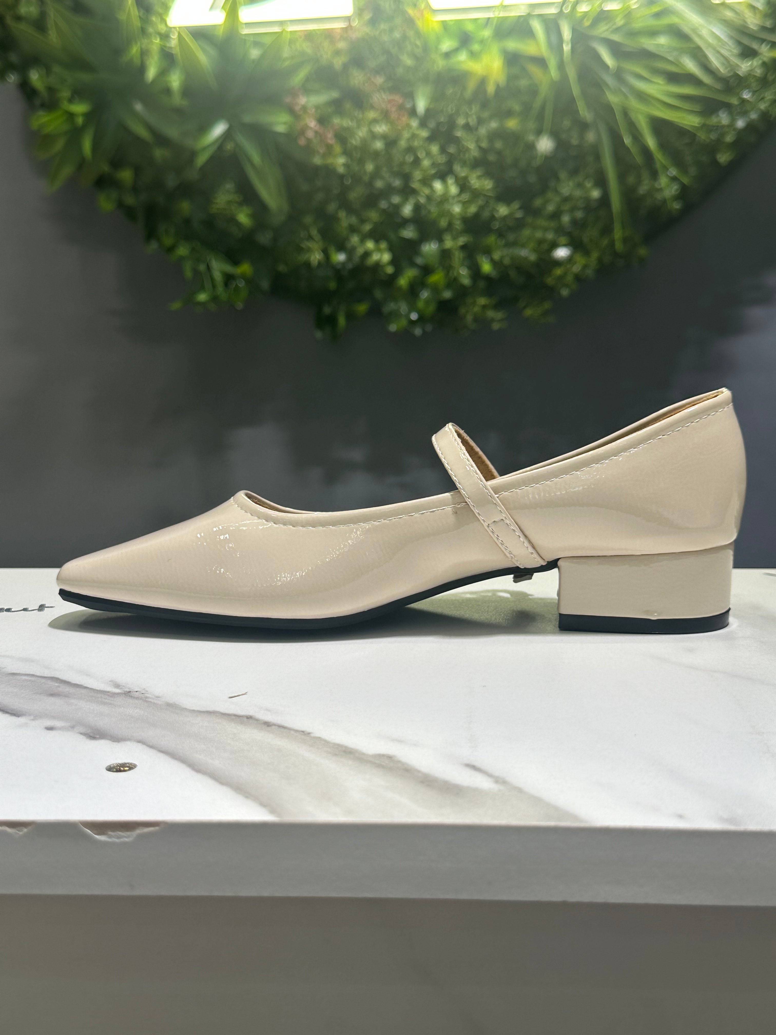 ZAZA Elena – Classic Strap Mid-Heel Shoes