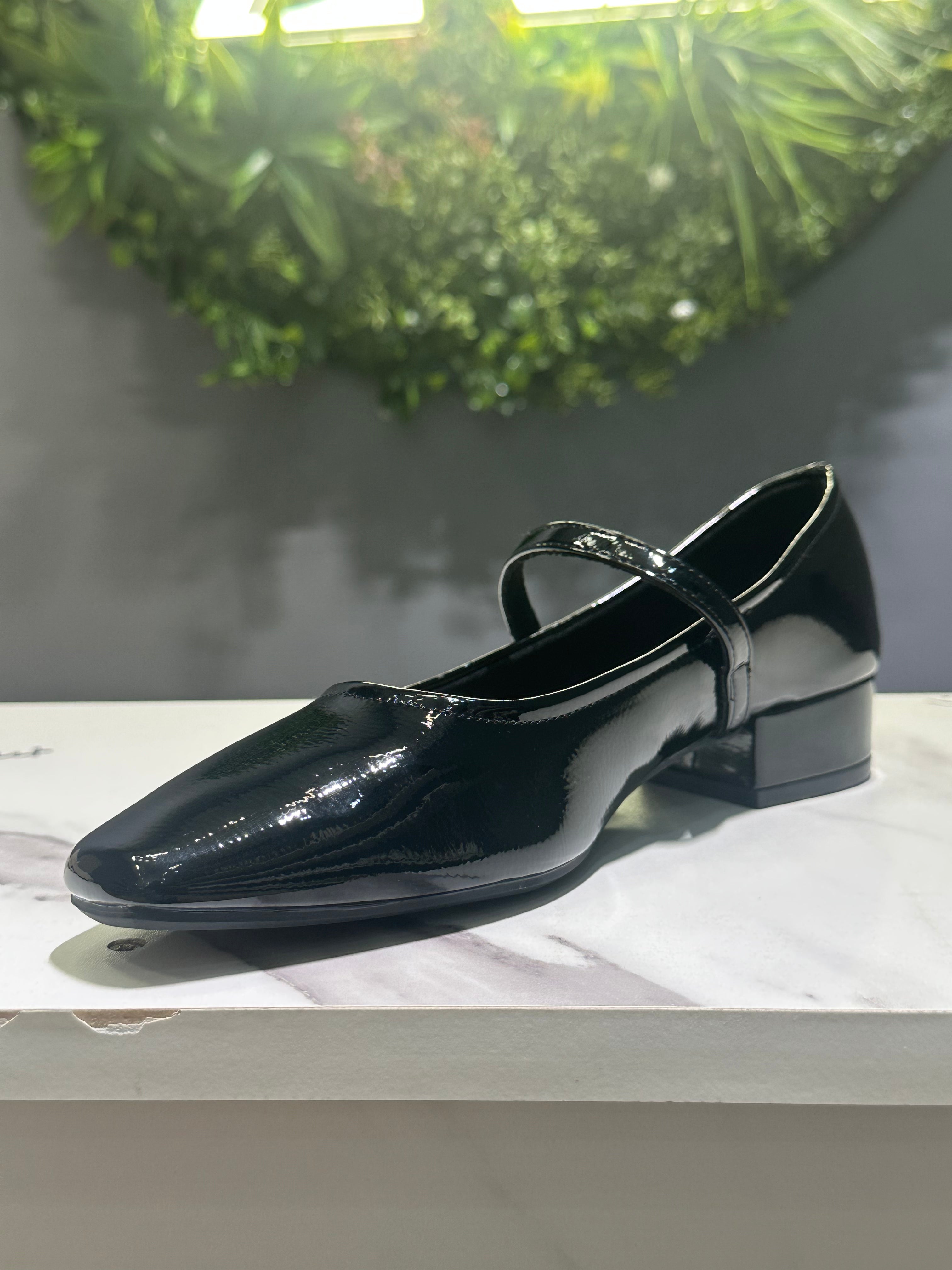 ZAZA Elena – Classic Strap Mid-Heel Shoes