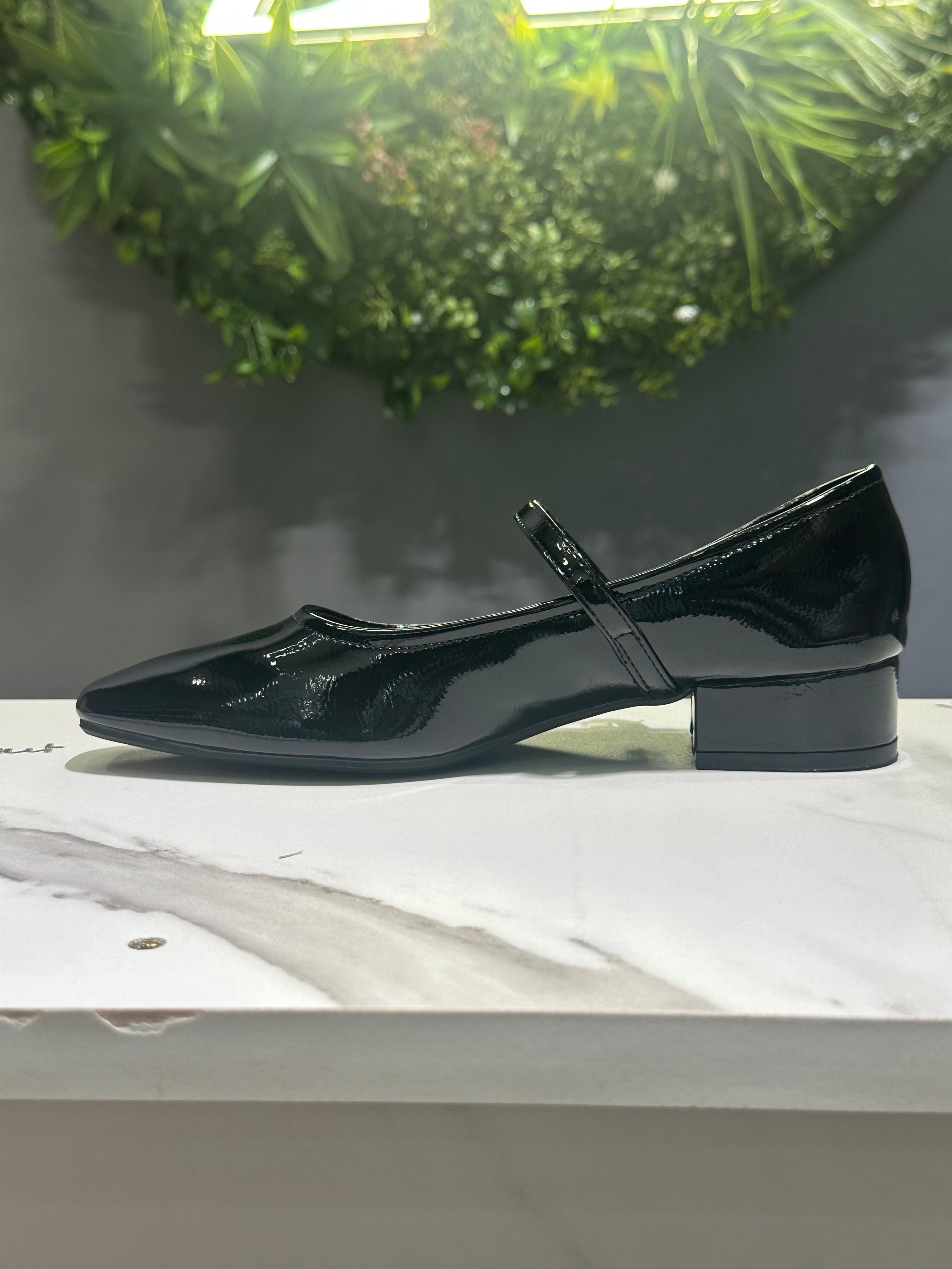 ZAZA Elena – Classic Strap Mid-Heel Shoes