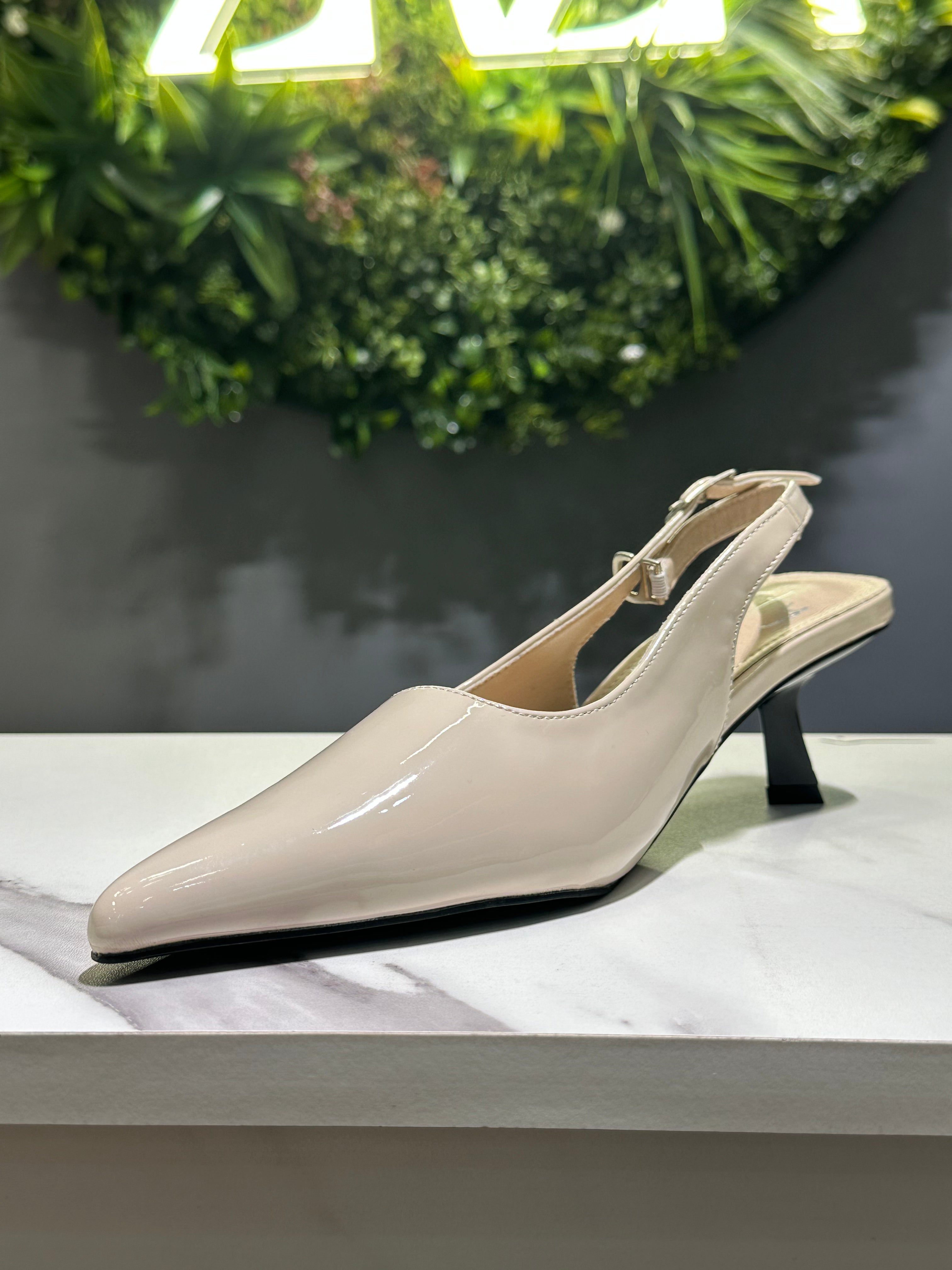ZAZA VIVA - Gloss Slingback Pumps – Pointed Toe Low Heel (Beige & Black)