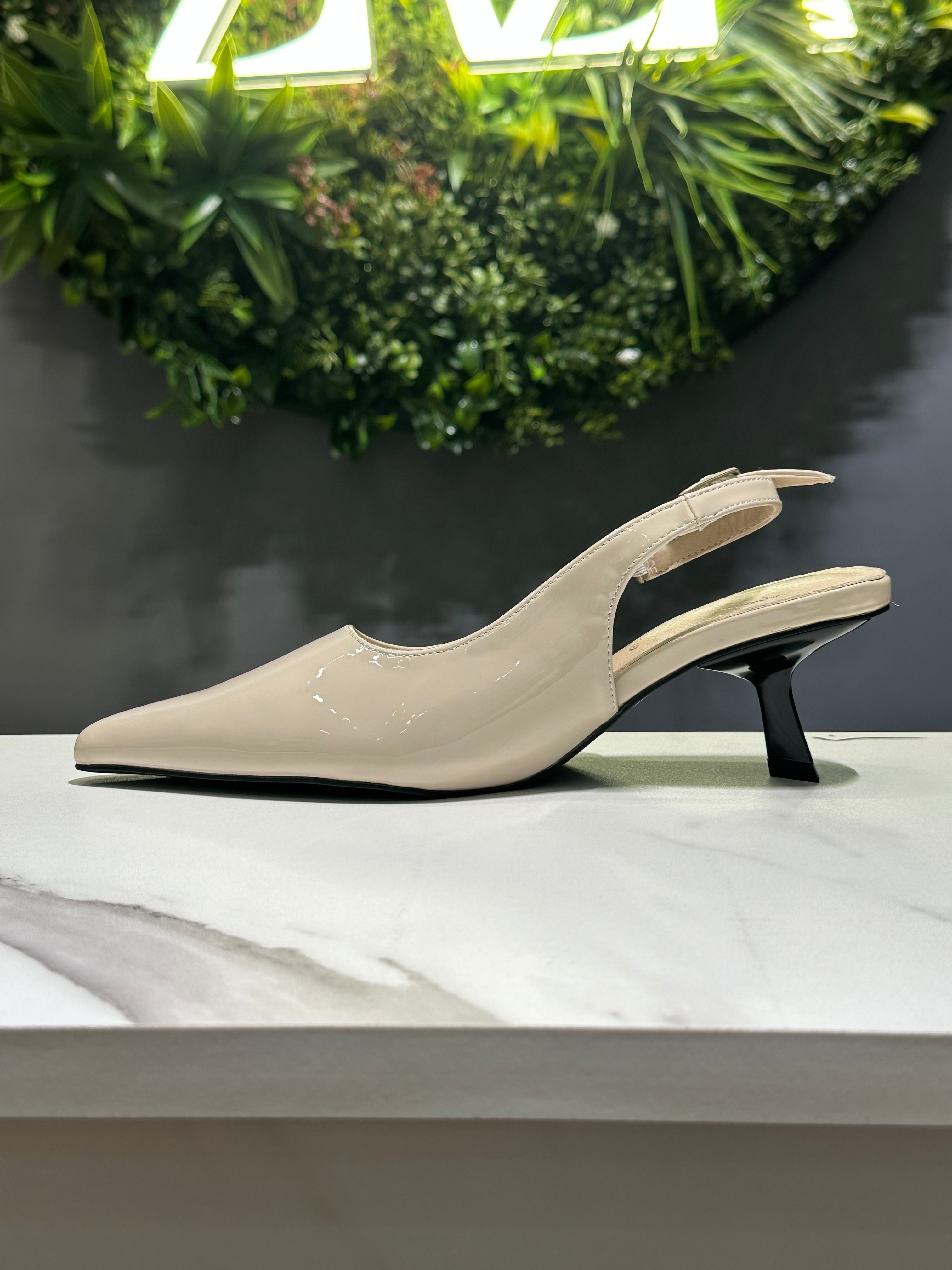 ZAZA VIVA - Gloss Slingback Pumps – Pointed Toe Low Heel (Beige & Black)