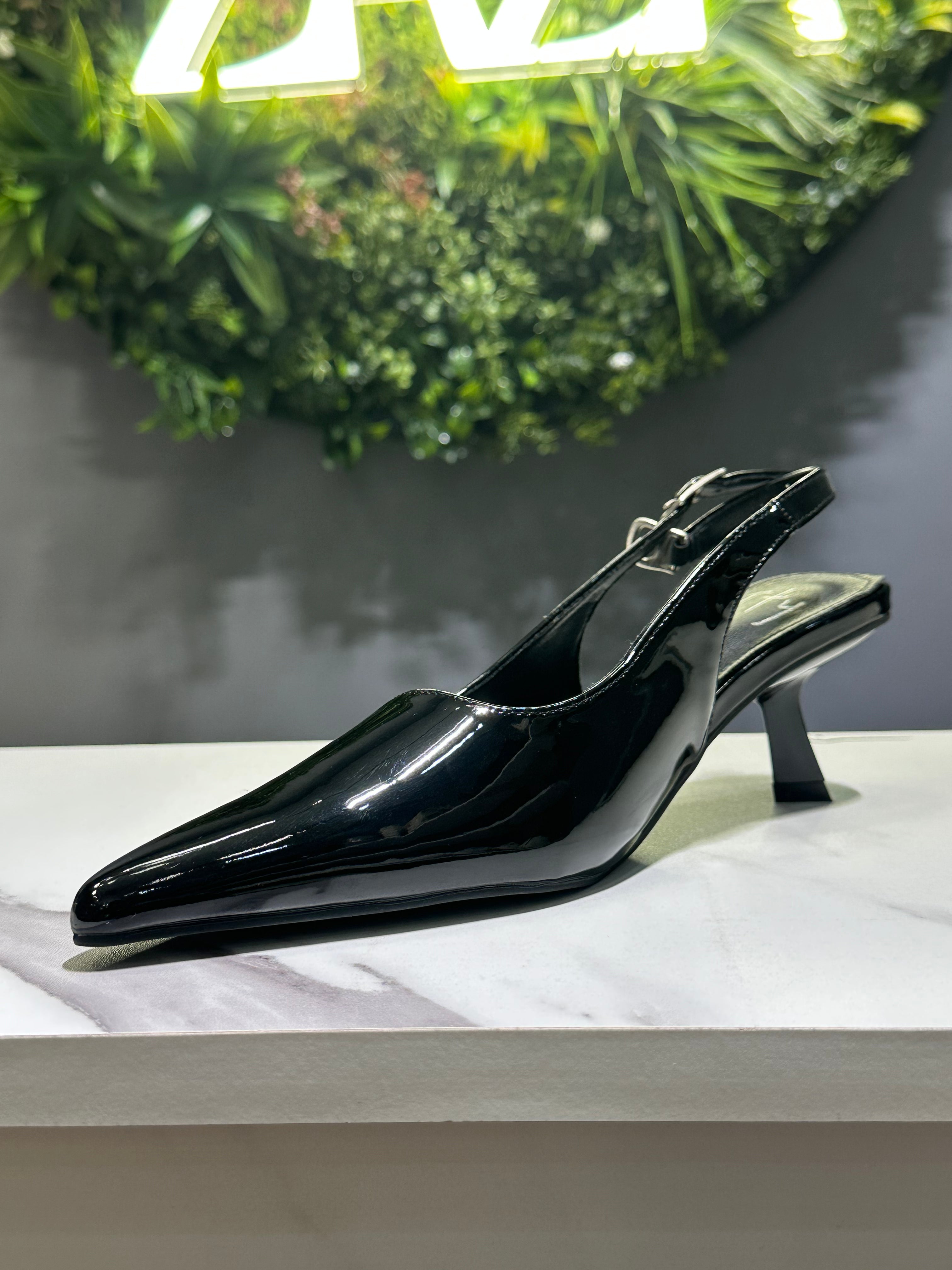 ZAZA VIVA - Gloss Slingback Pumps – Pointed Toe Low Heel (Beige & Black)