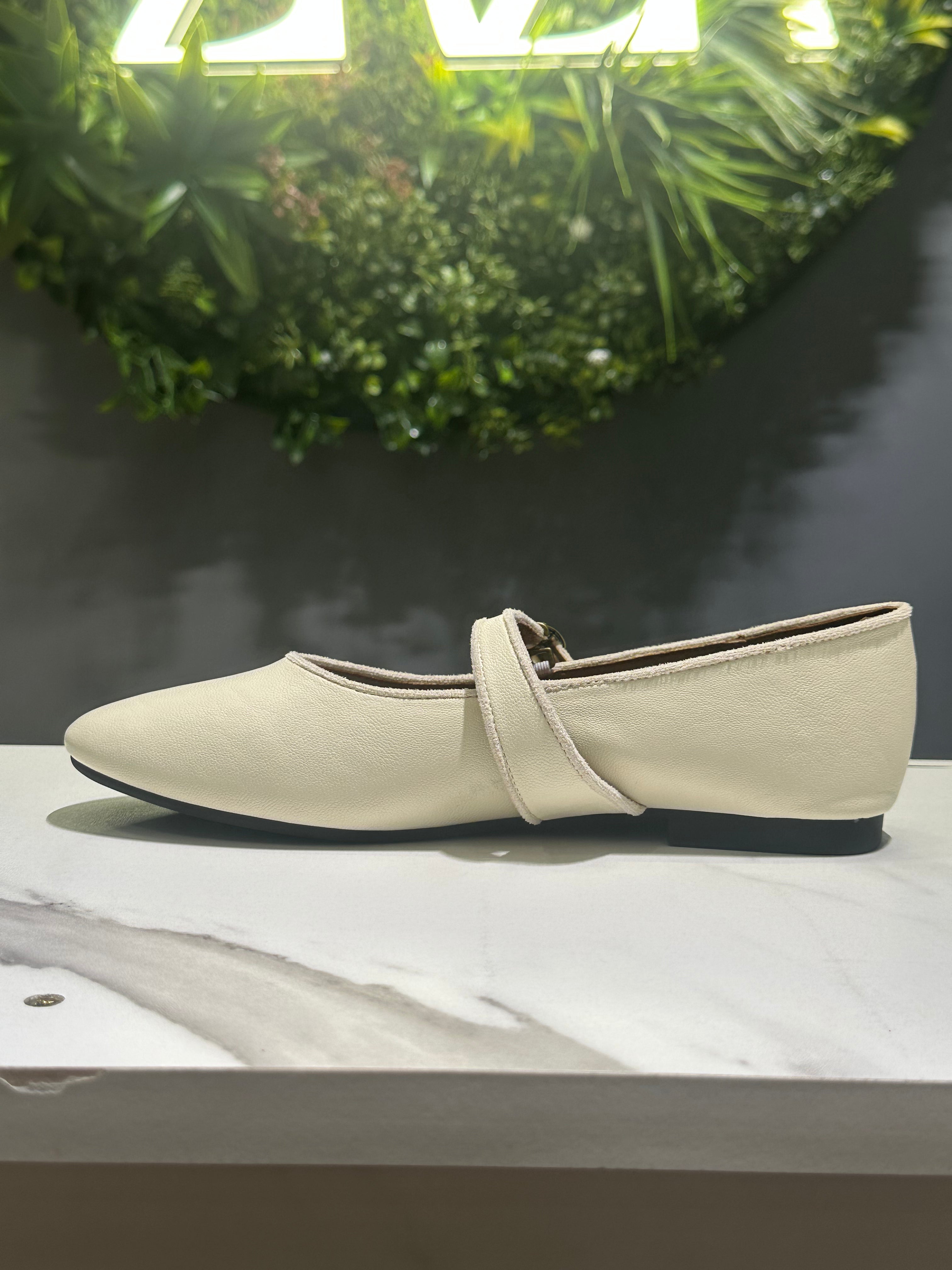 ZAZA Colette – Classic Strap Ballet Flats