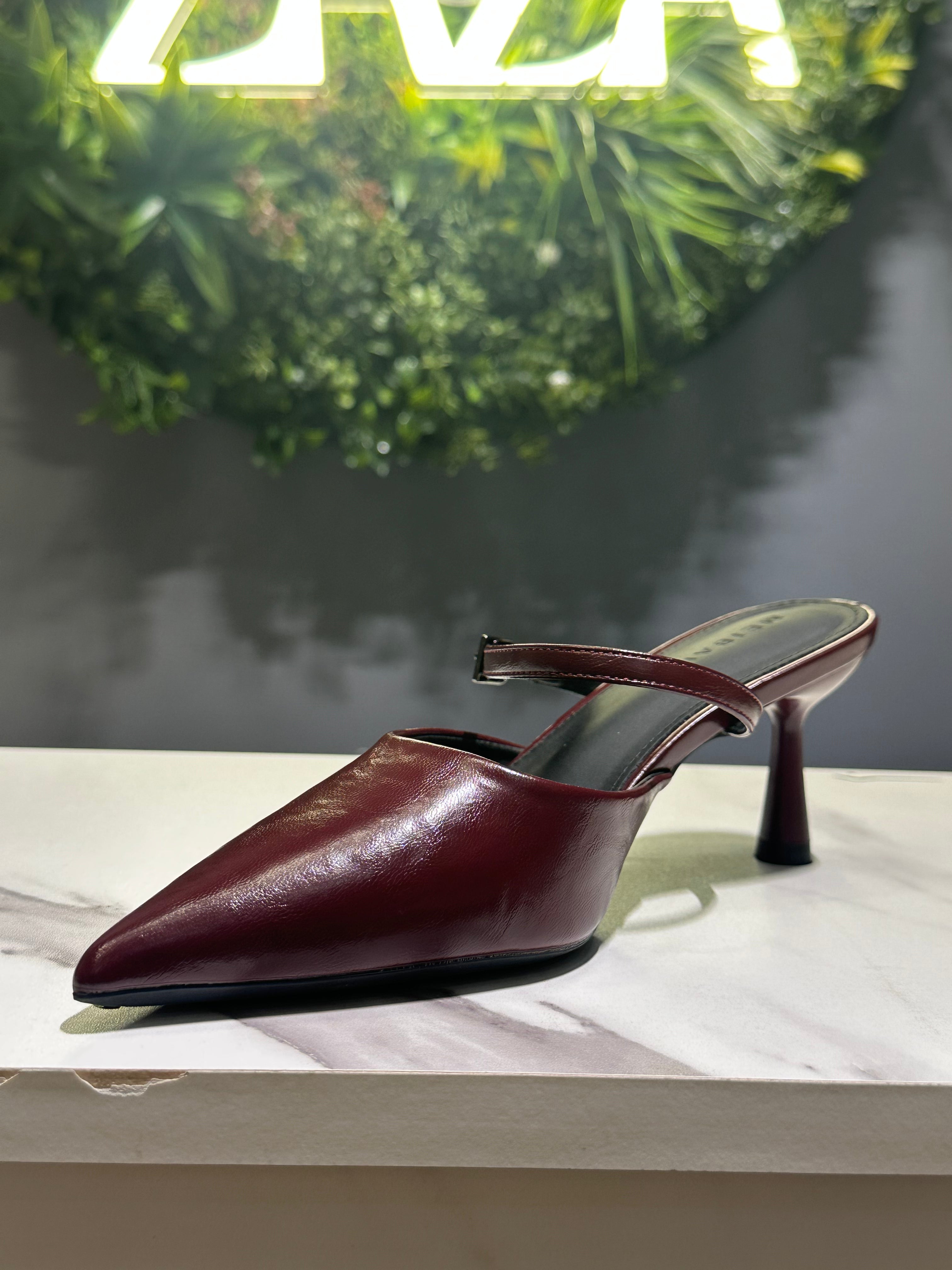 ZAZA Selene – Minimalist Slingback Heels