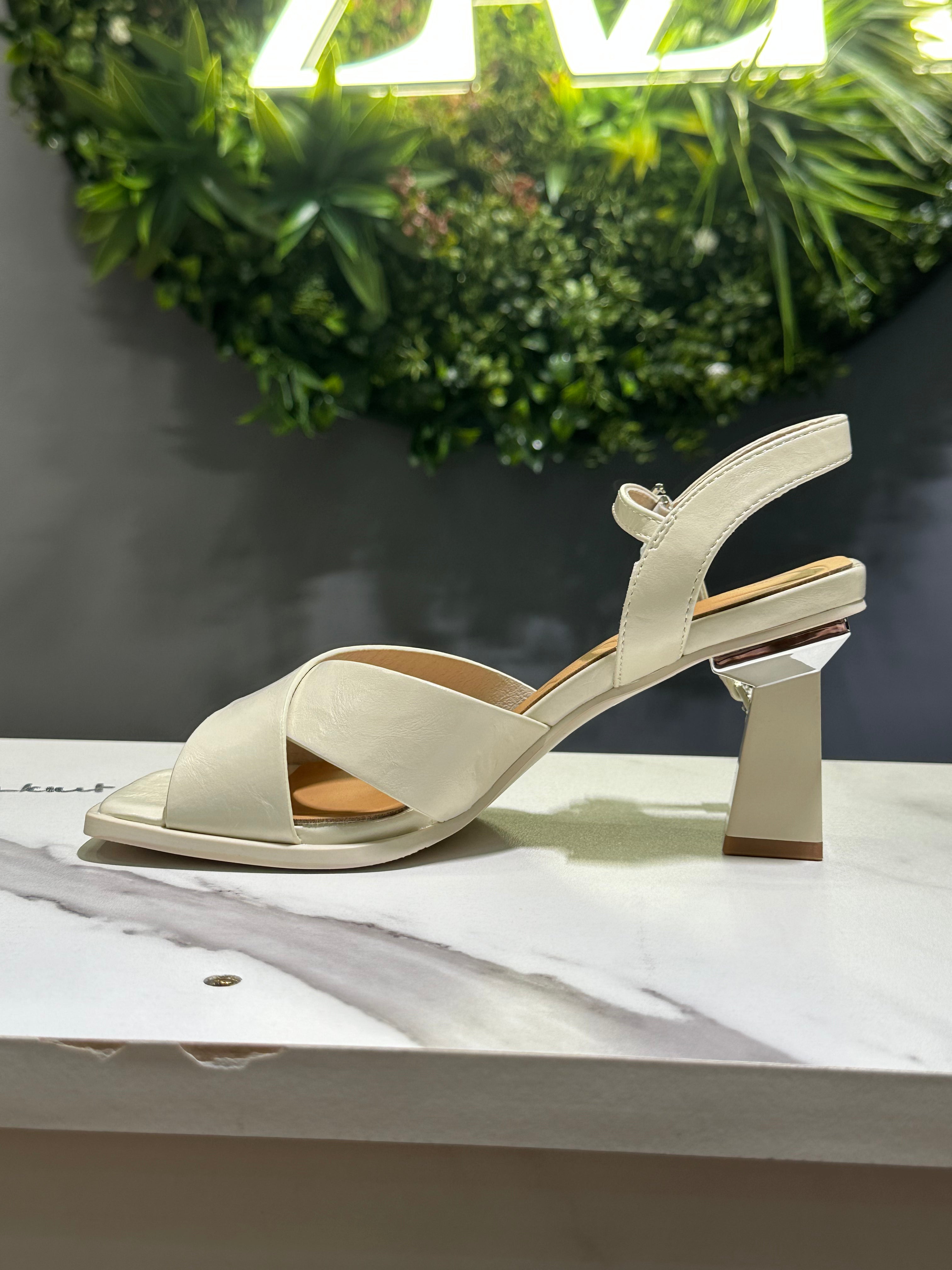 ZAZA Alina – Cross Strap Block Heel Sandals