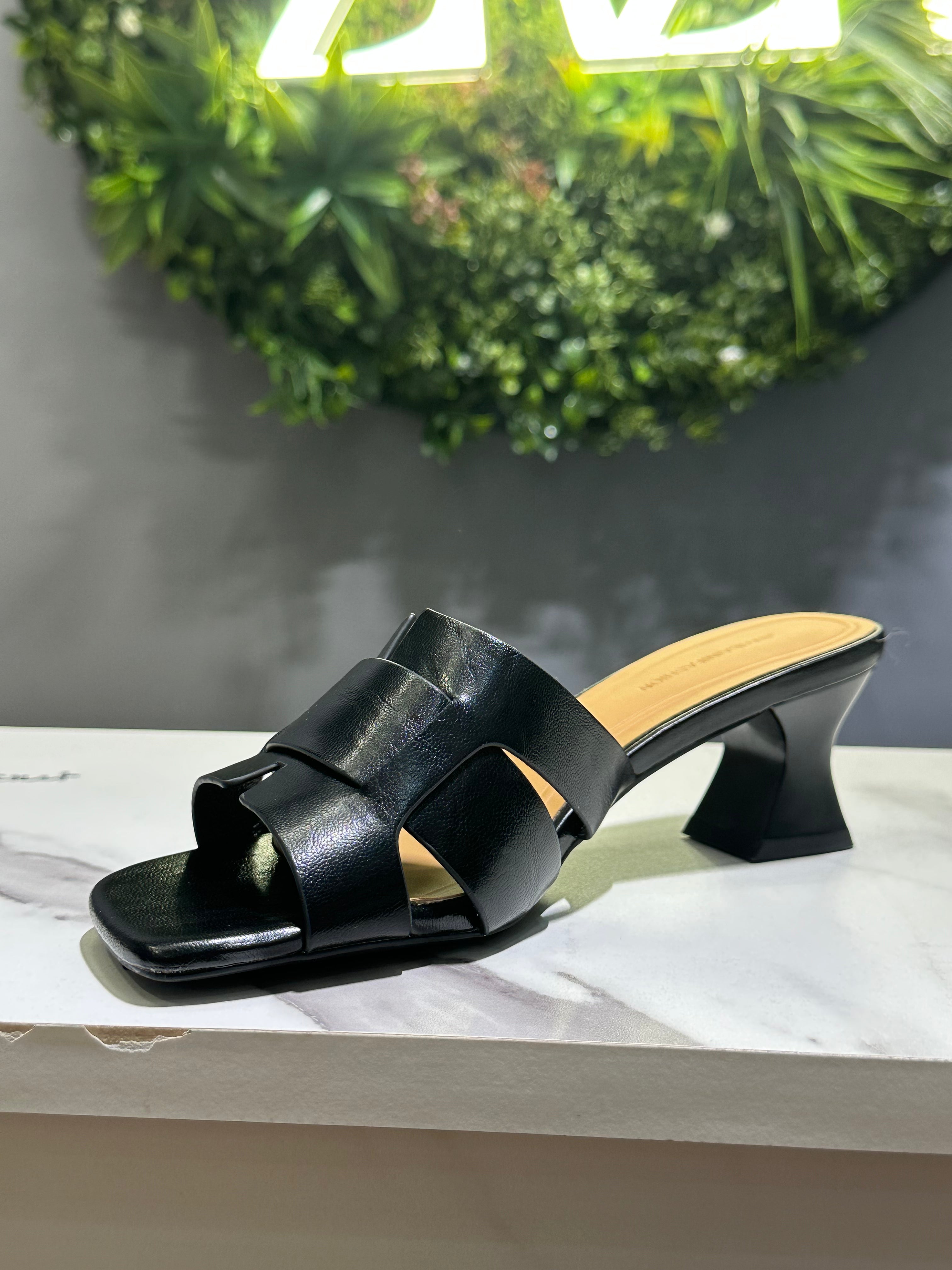 ZAZA Nova – Sculpted Block Heel Mules