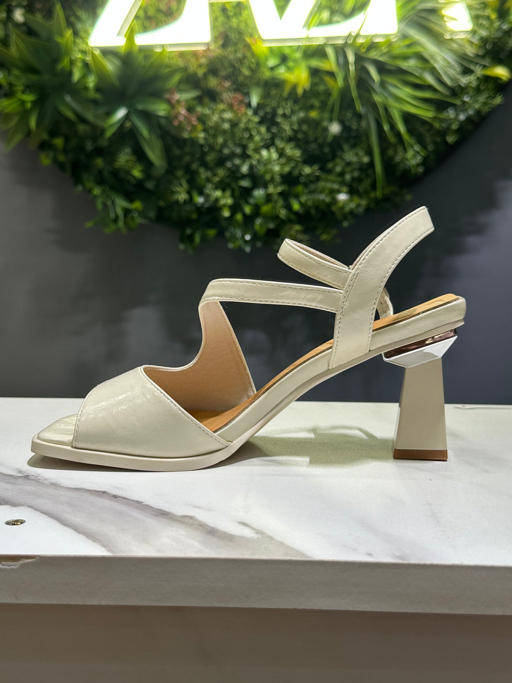 ZAZA Arlette – Cross Strap Block Heel Sandals