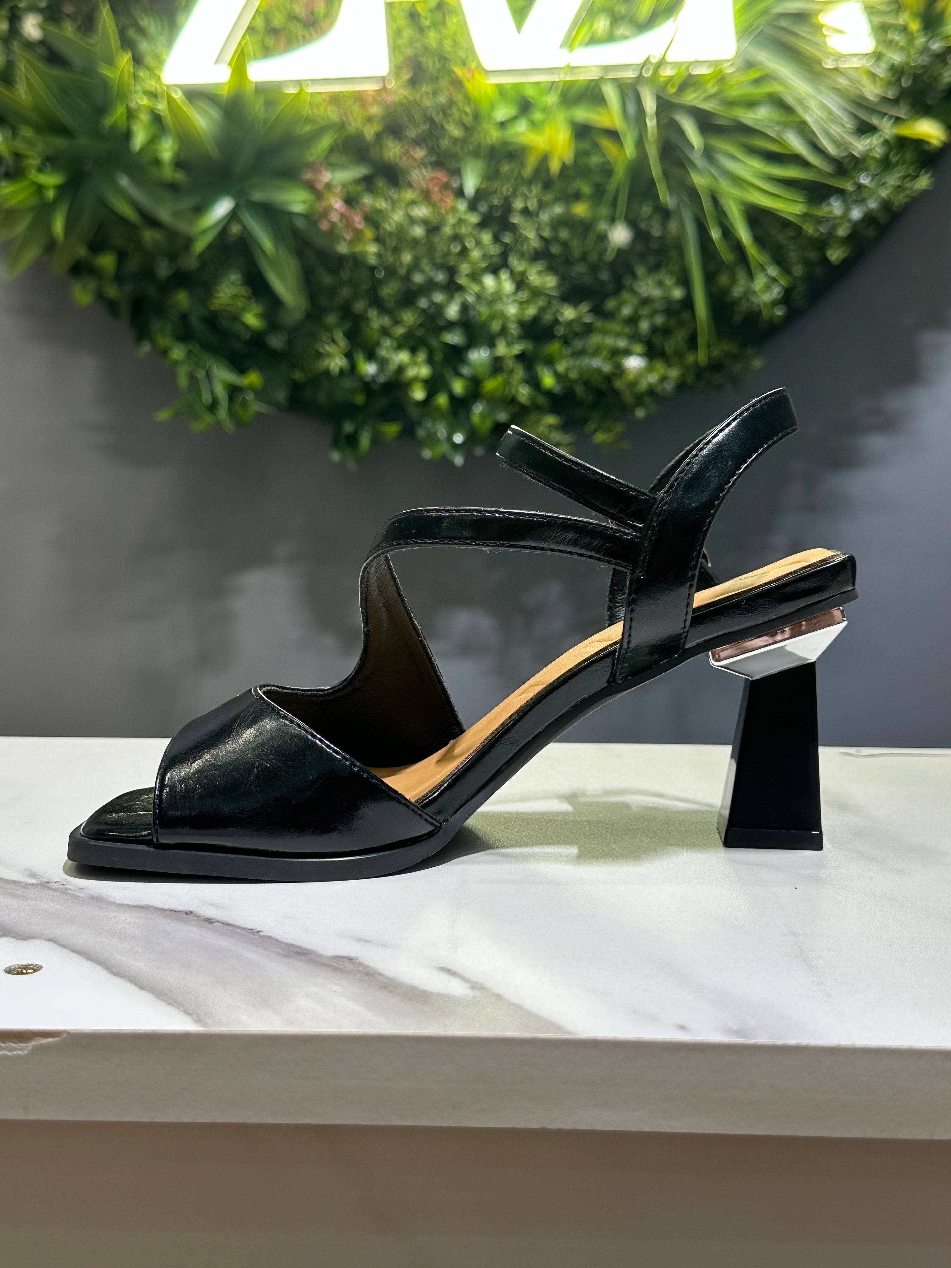 ZAZA Arlette – Cross Strap Block Heel Sandals