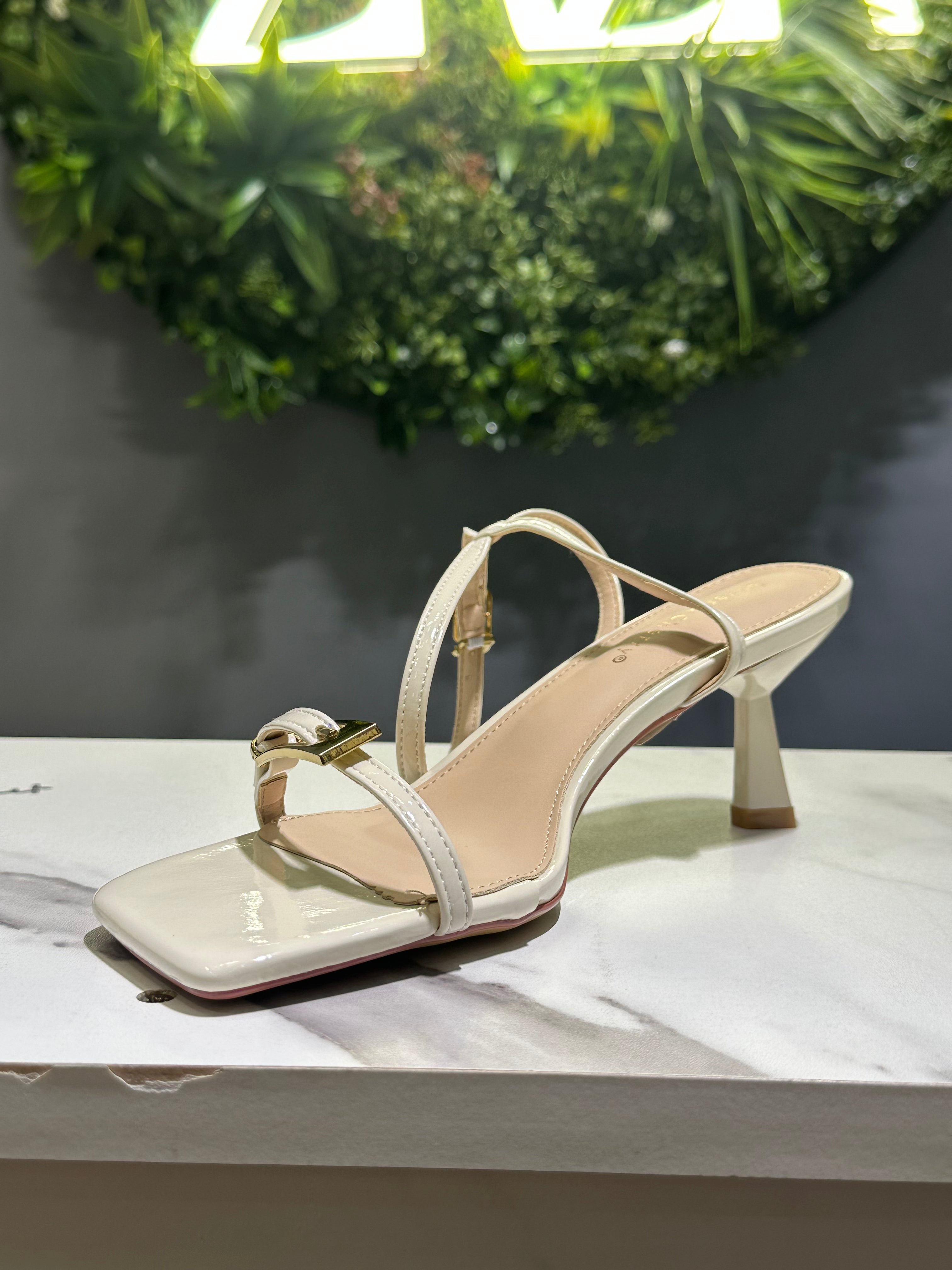 ZAZA Isolde – Buckle Detail Slim Heel Sandals