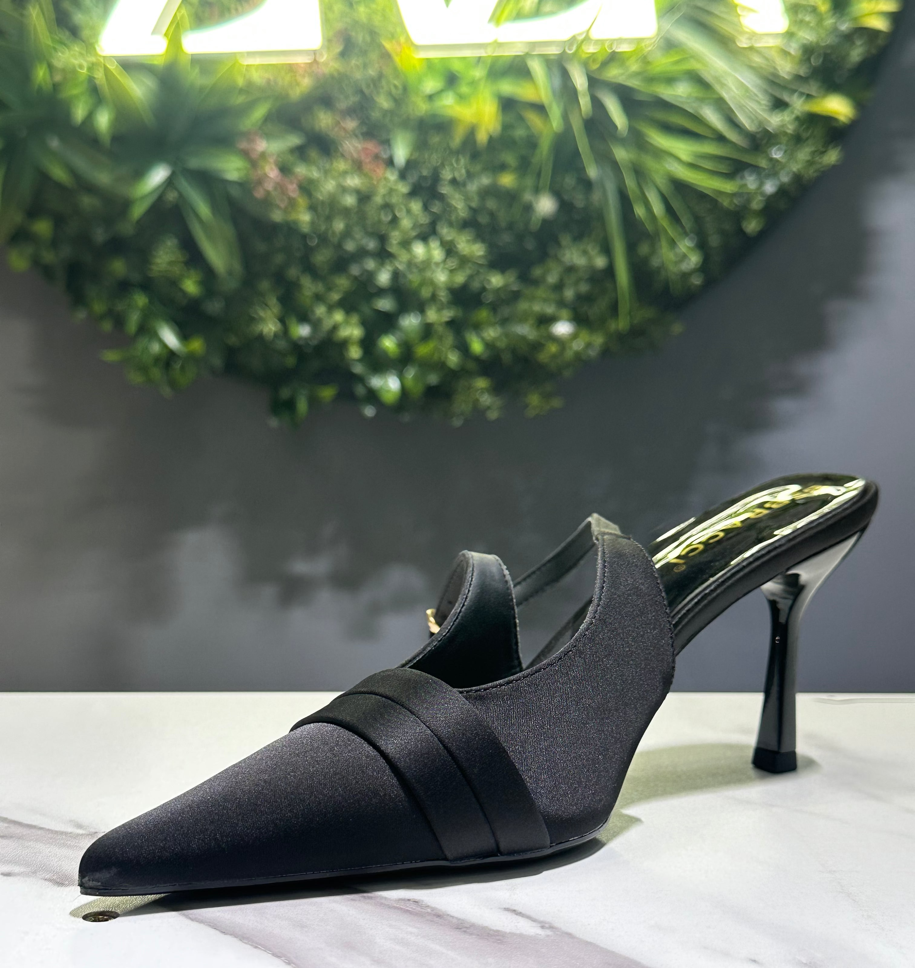ZAZA Noirelle – Classic Pointed Mule Heels