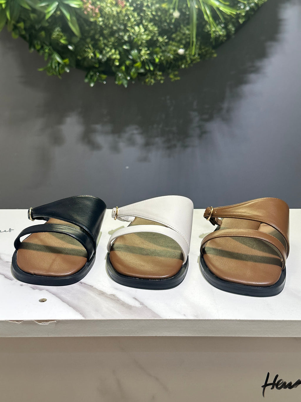 ZAZA Naya Minimal Leather Slide