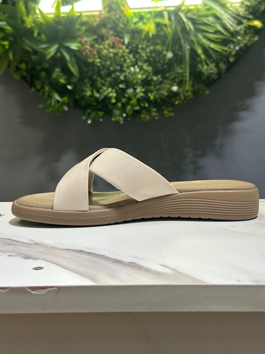 ZAZA CrossMuse Slide – Women’s Crossover Comfort Sandal