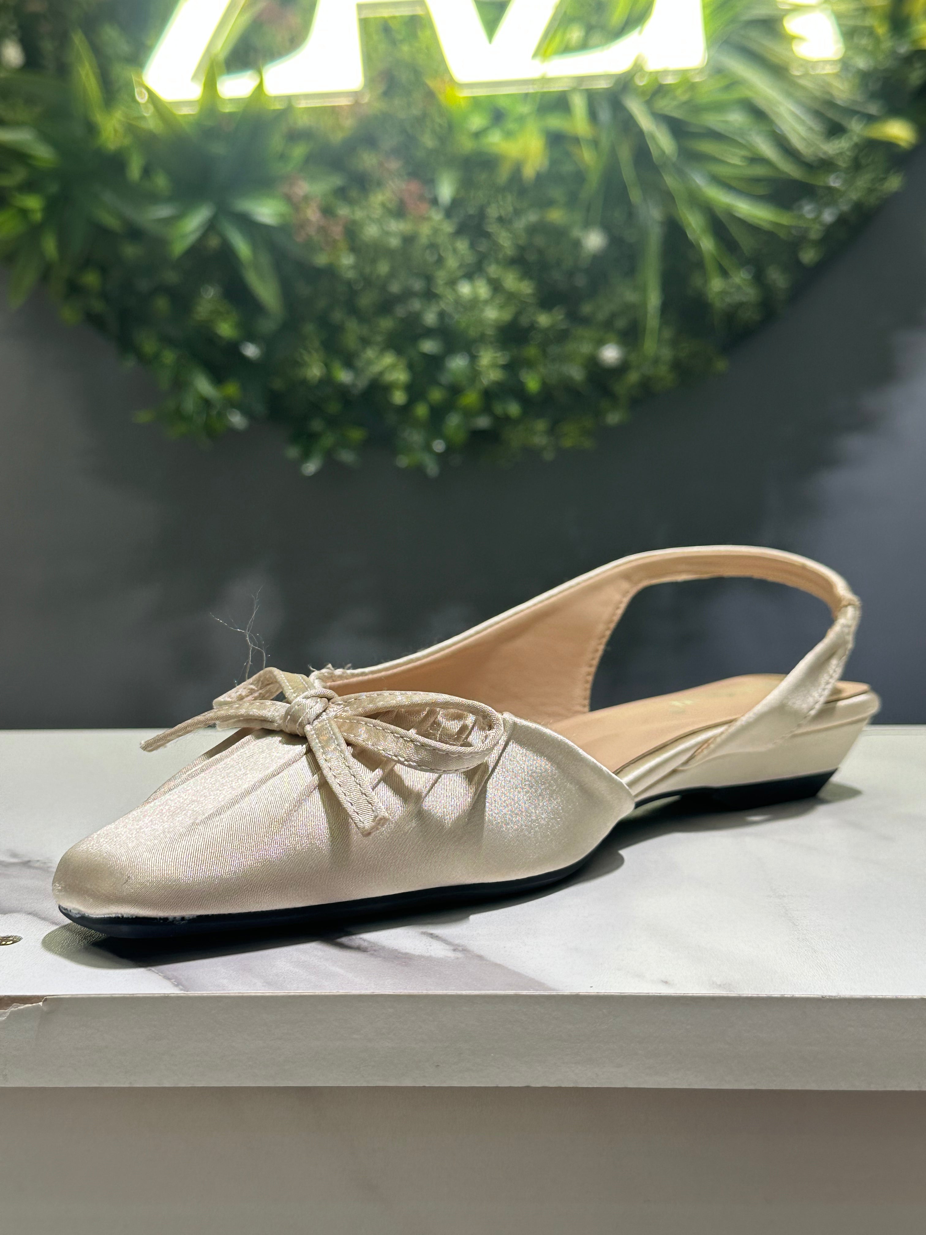 ZAZA Celeste – Gold Slingback Ballet Flats