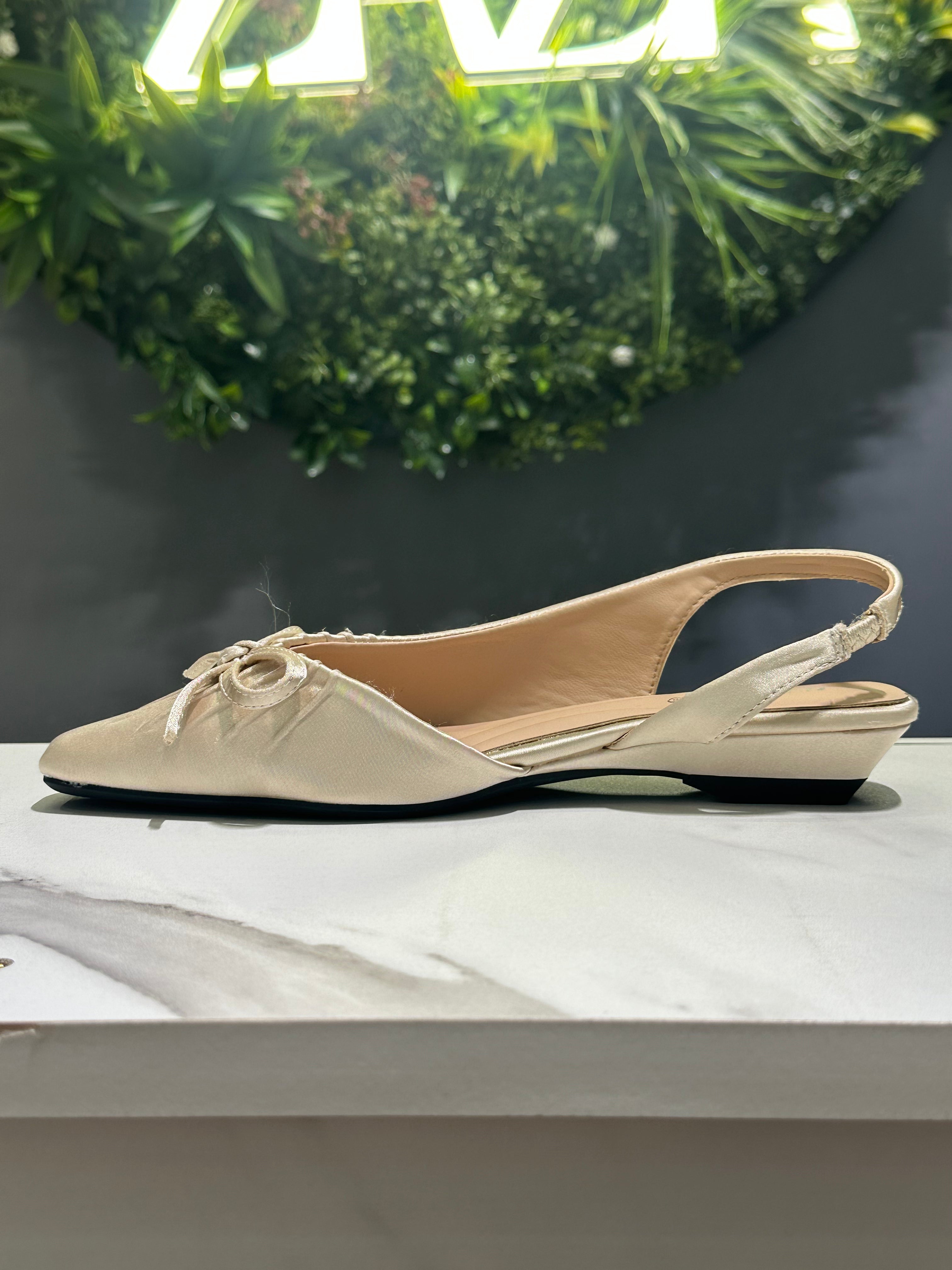 ZAZA Celeste – Gold Slingback Ballet Flats