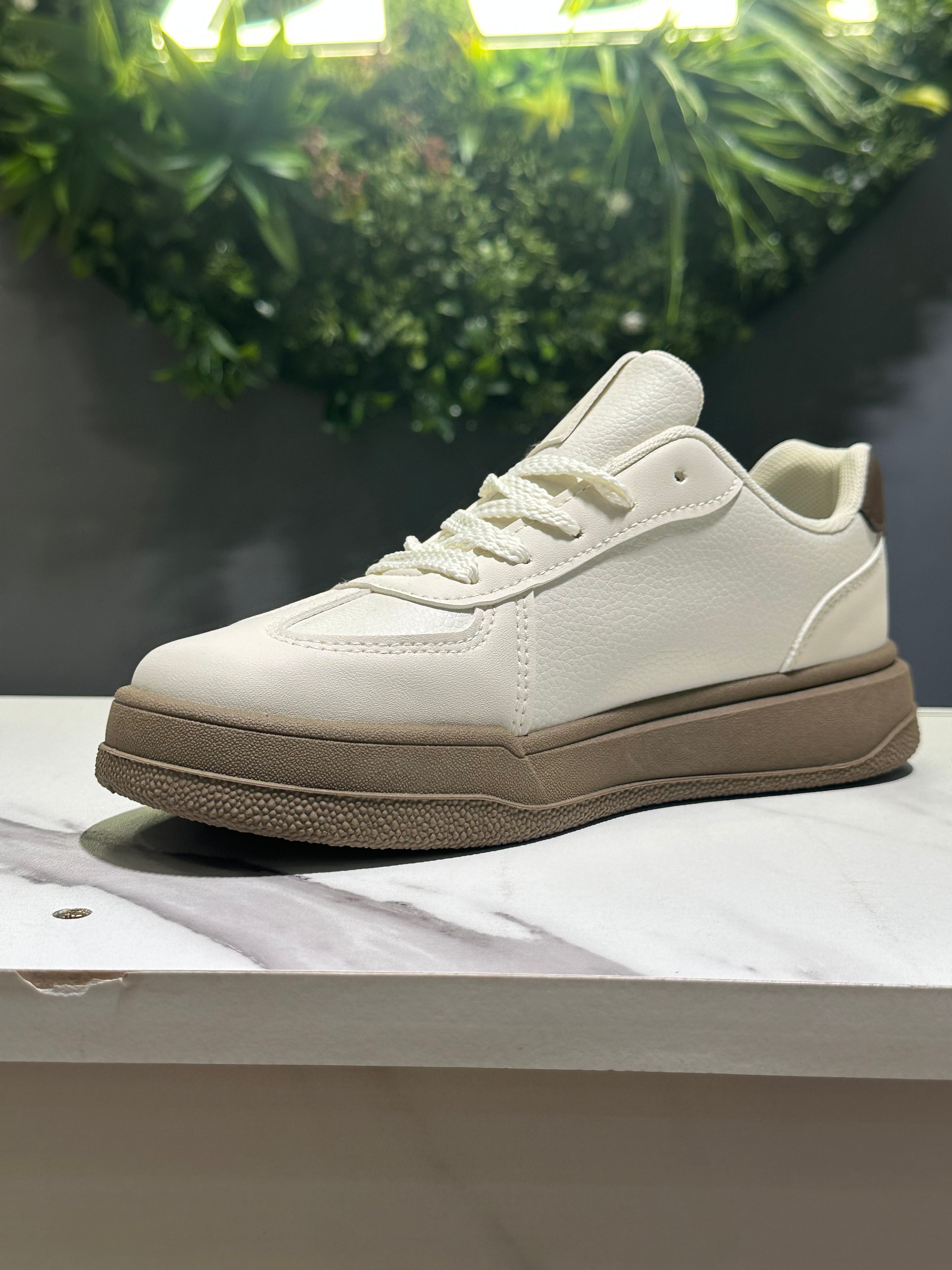 ZAZA Tara – Minimal Contrast Platform Sneakers