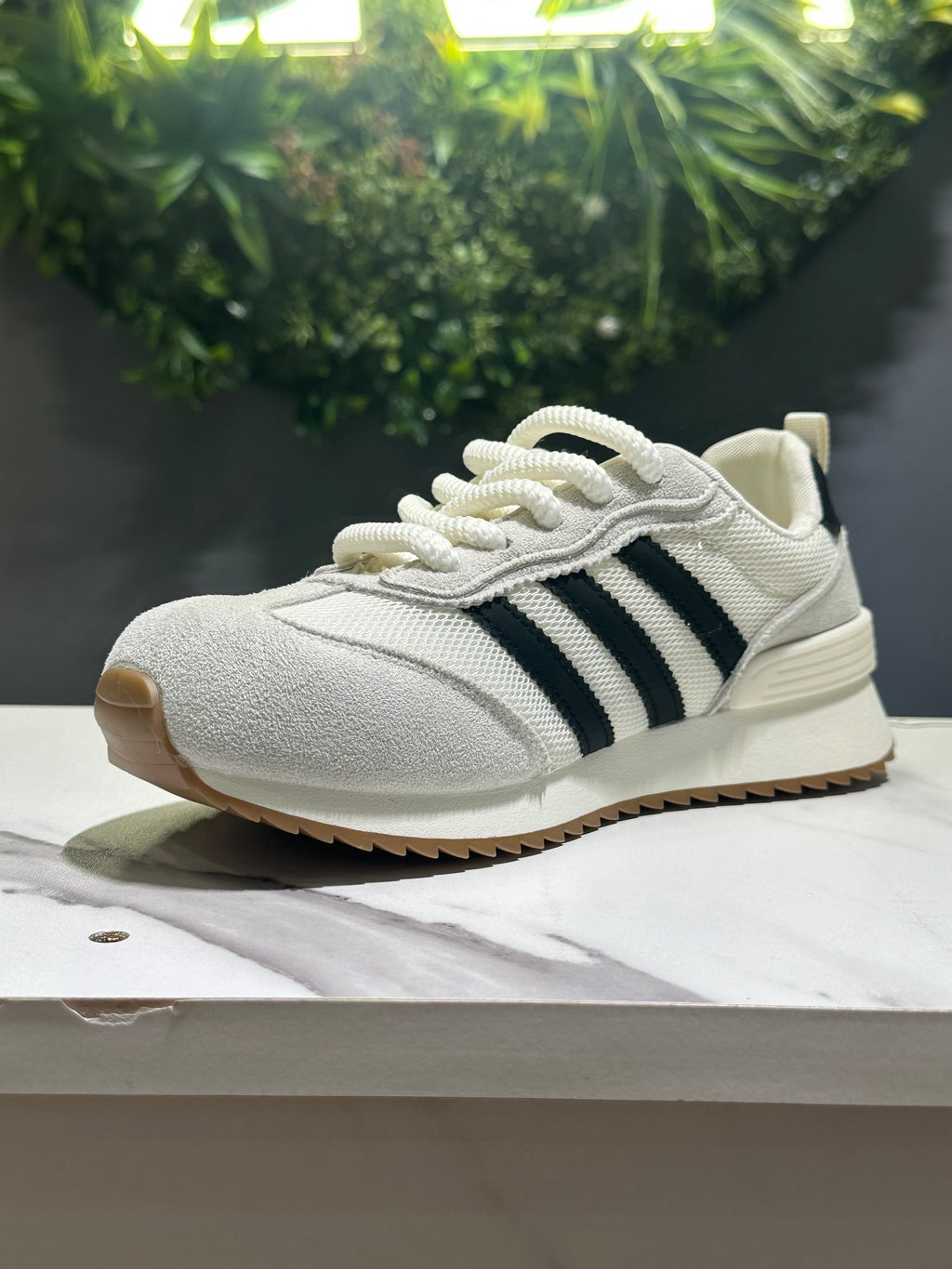 ZAZA Myra – Classic Stripe Casual Sneakers