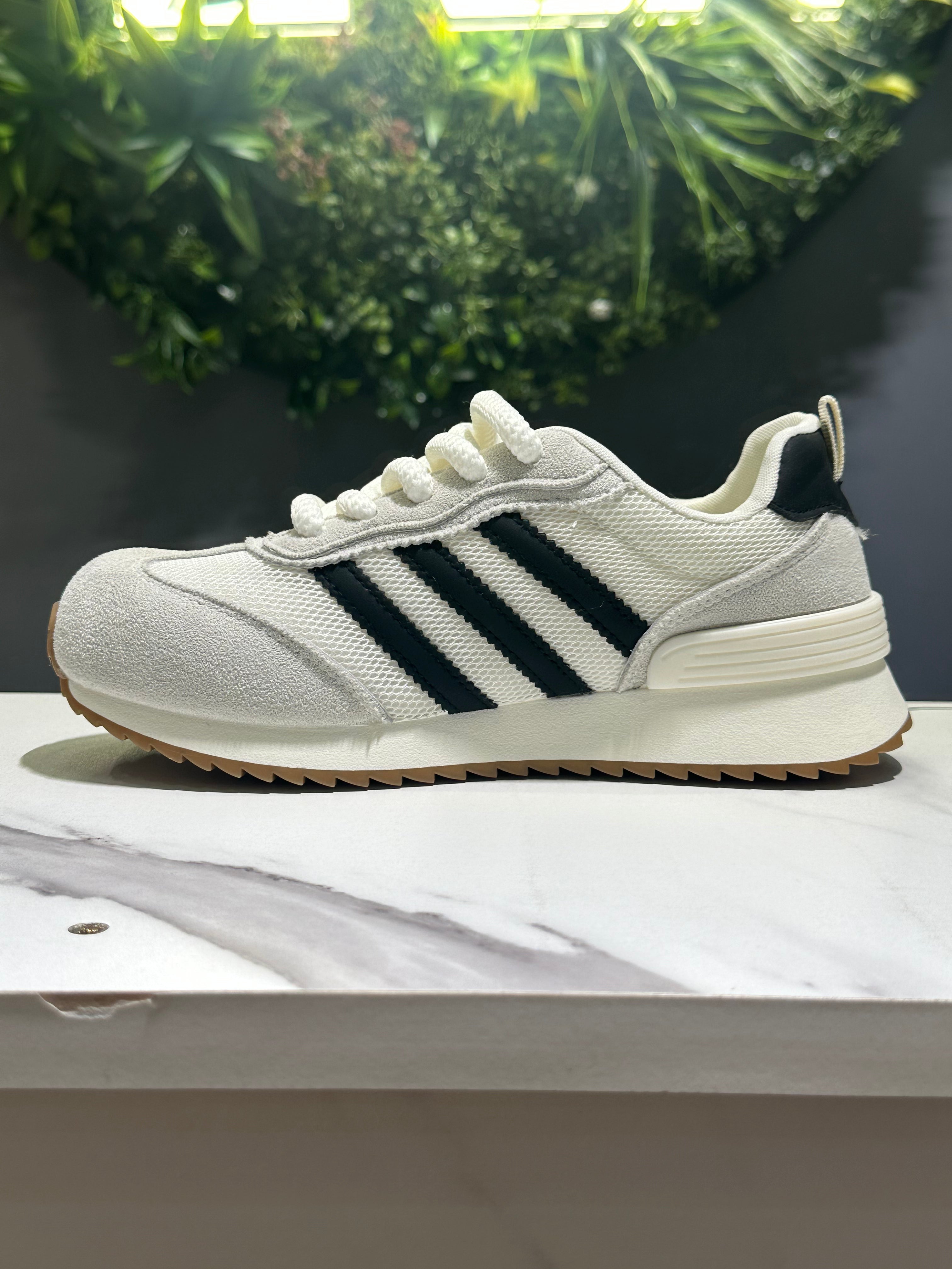 ZAZA Myra – Classic Stripe Casual Sneakers