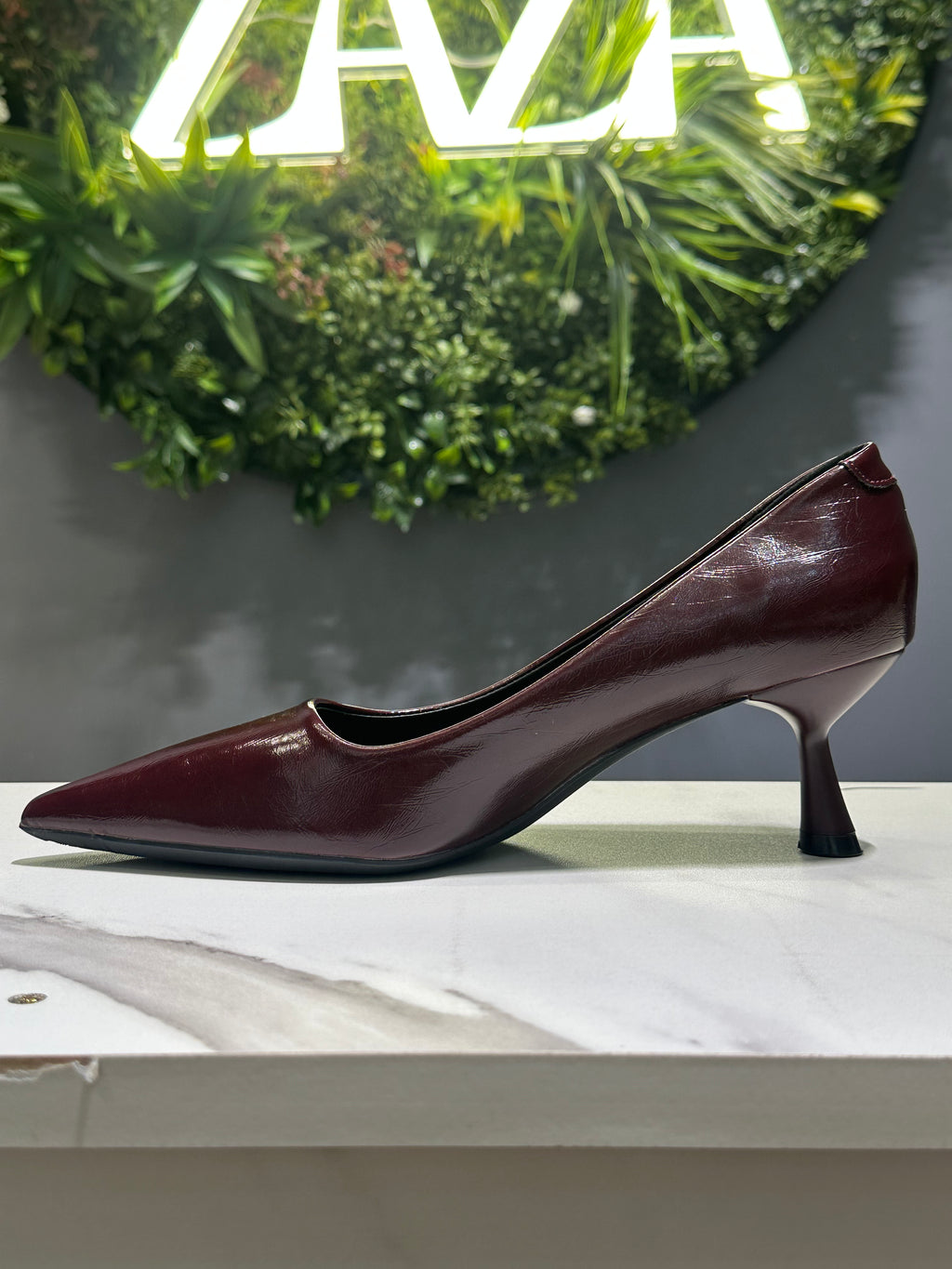 ZAZA Bella – Elegant Pointed Mid-Heel Pumps