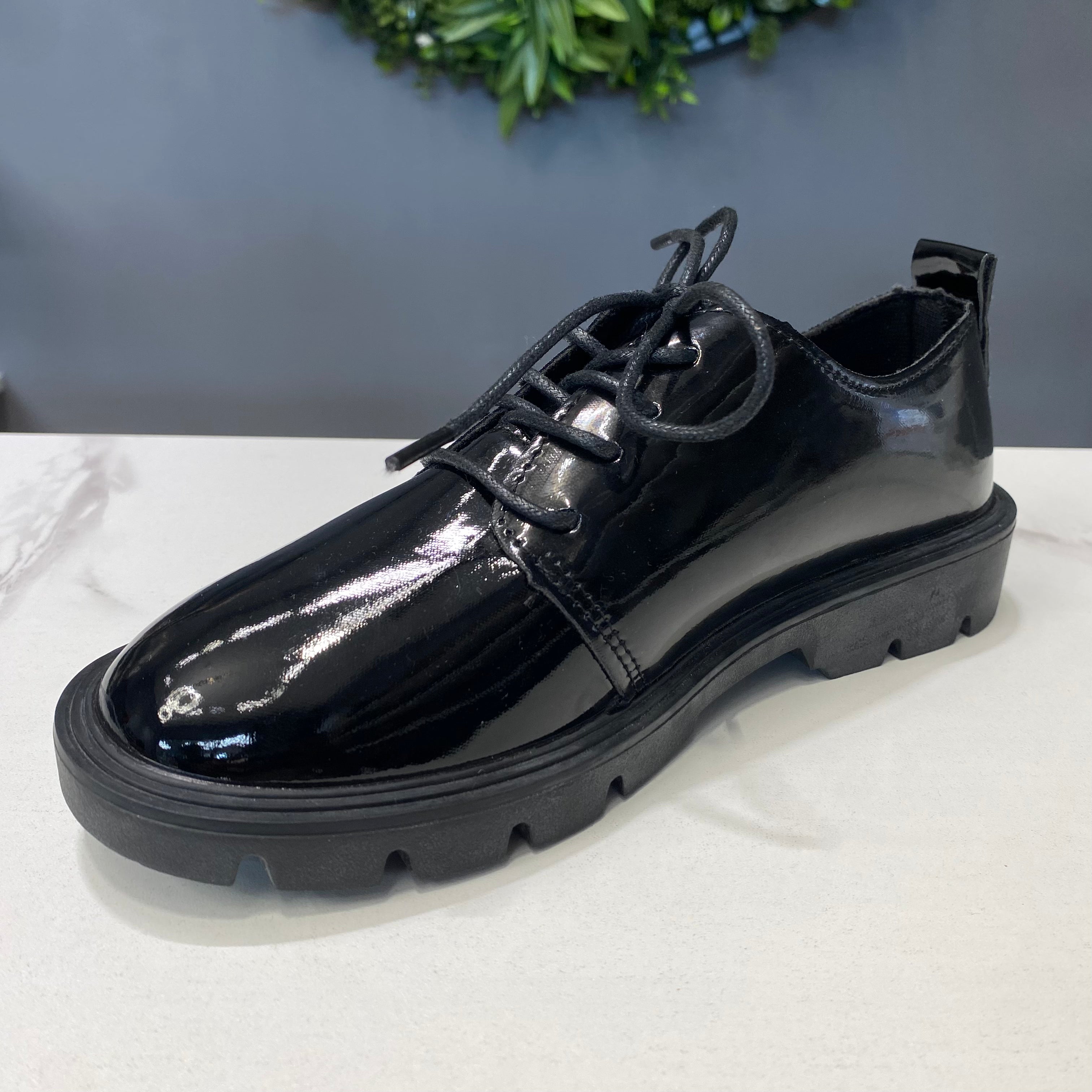 ZAZA Caroline – Glossy Lace-Up Platform Shoes