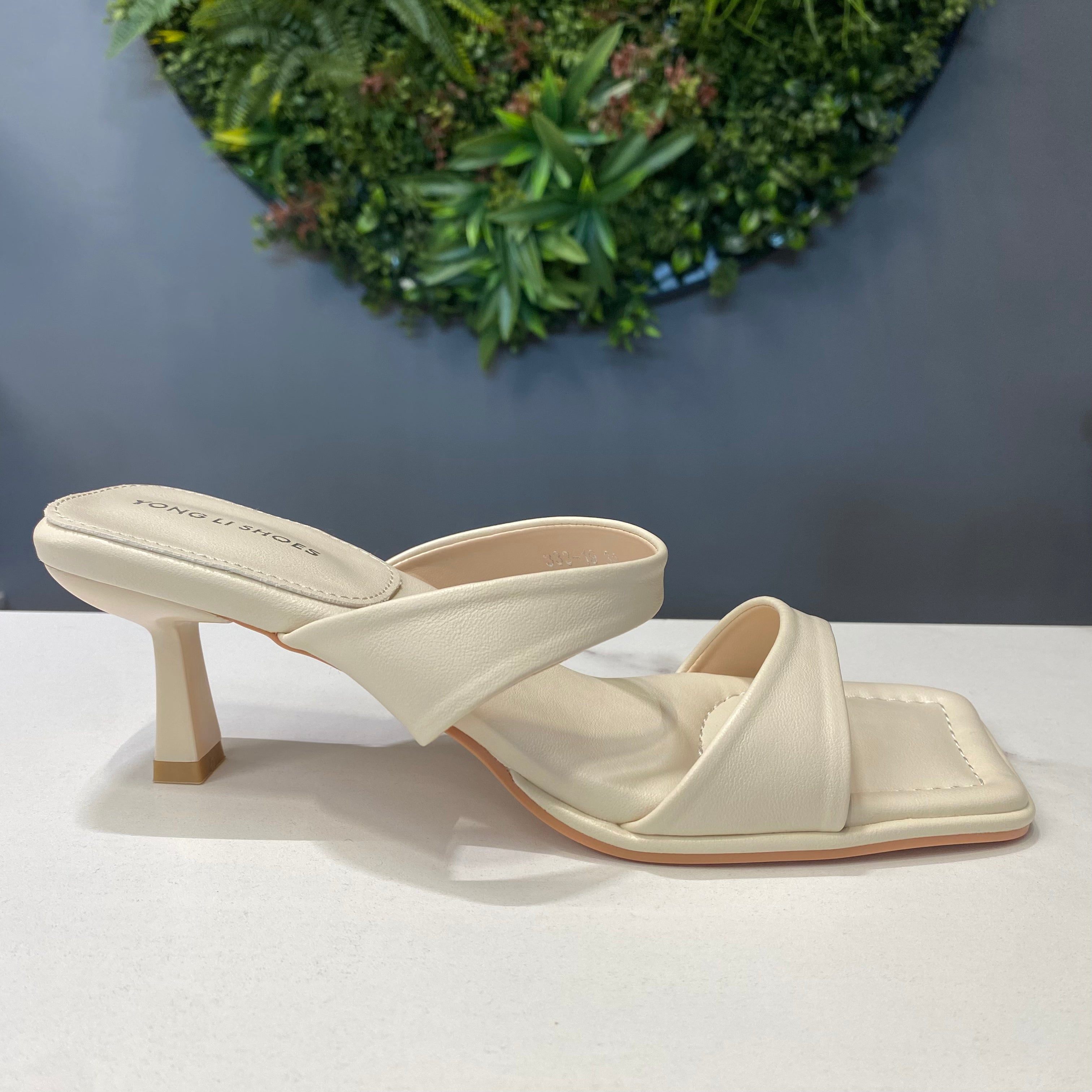 ZAZA Suzy – Elegant Double Strap Mule Heels