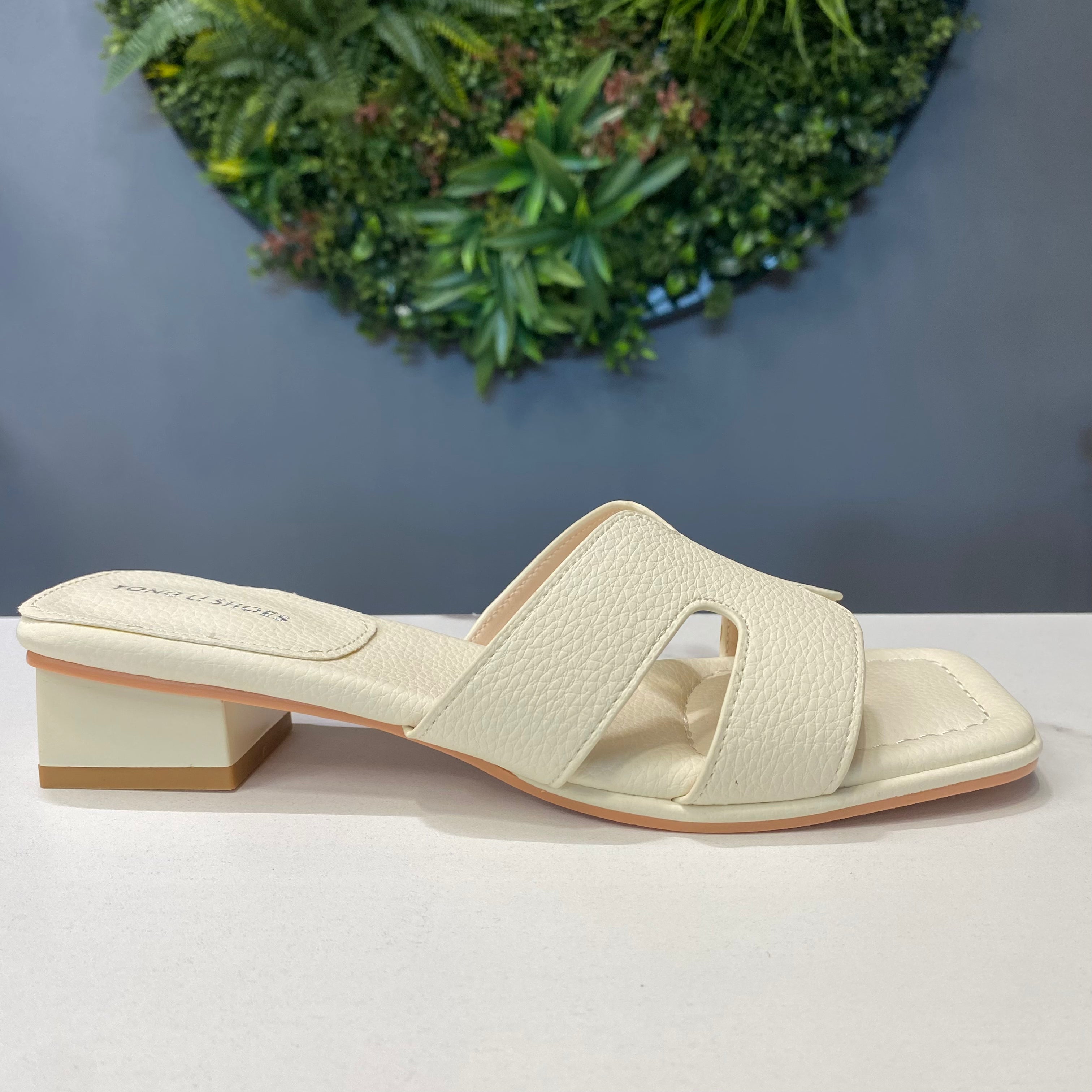 ZAZA Emily – Textured Cut-Out Block Heel Sandals
