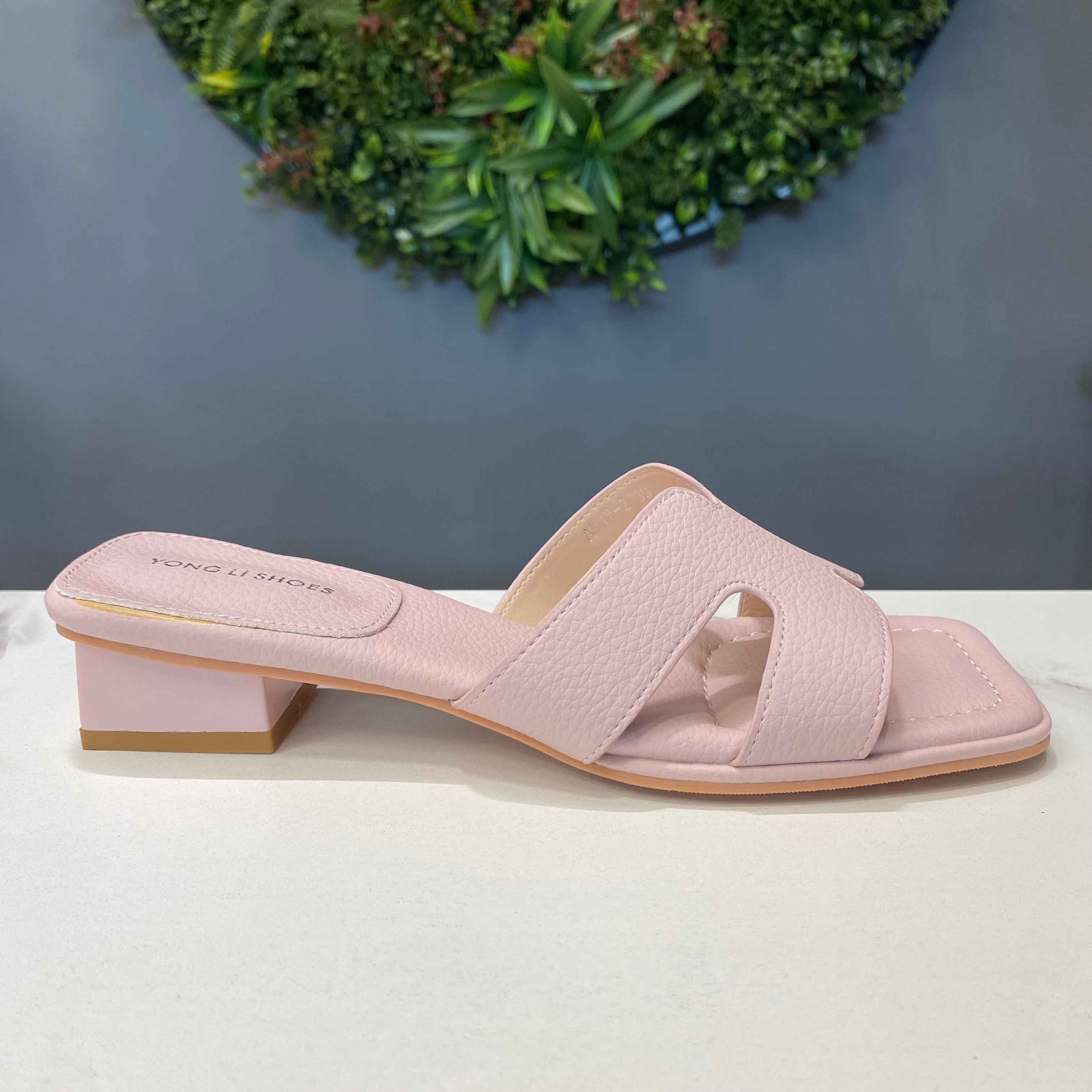 ZAZA Emily – Textured Cut-Out Block Heel Sandals