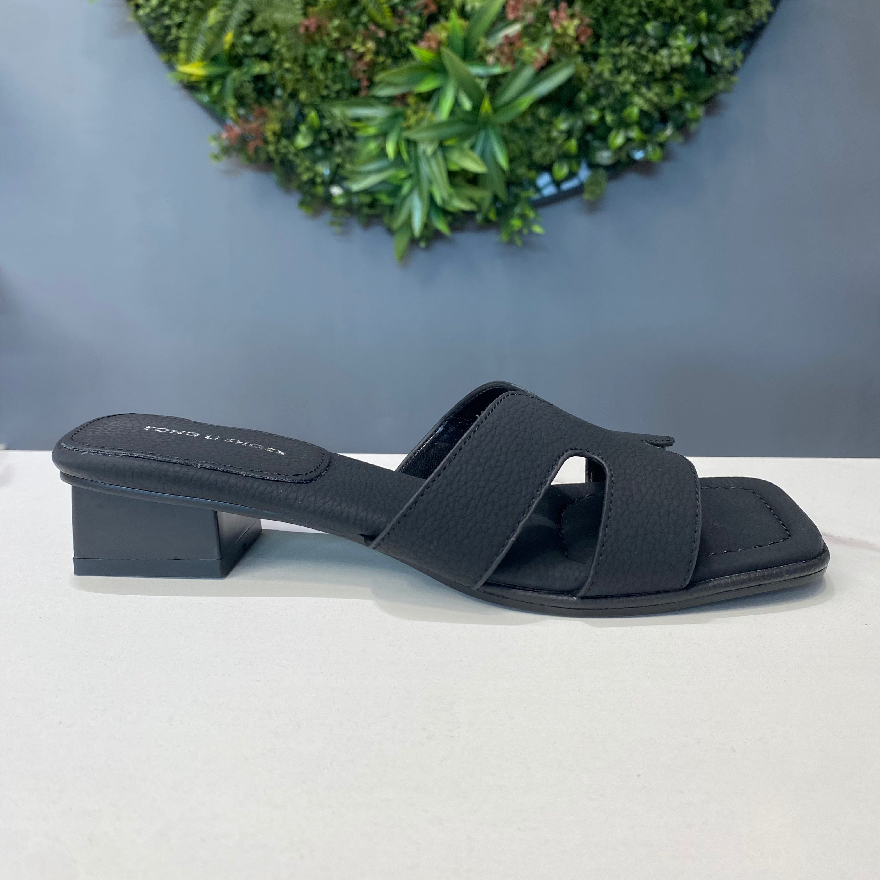 ZAZA Emily – Textured Cut-Out Block Heel Sandals