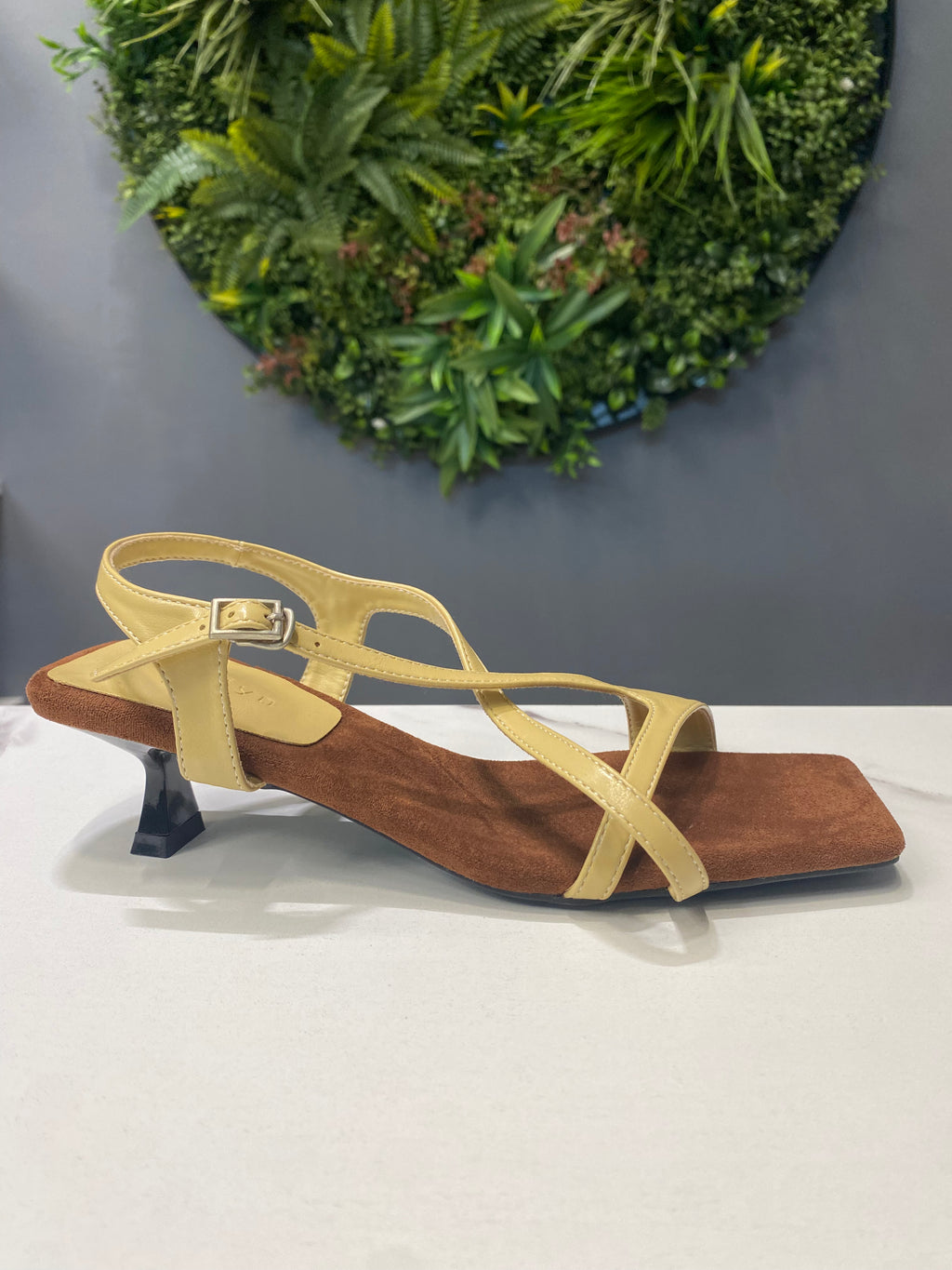 ZAZA Pandora – Minimal Cross Strap Sandals