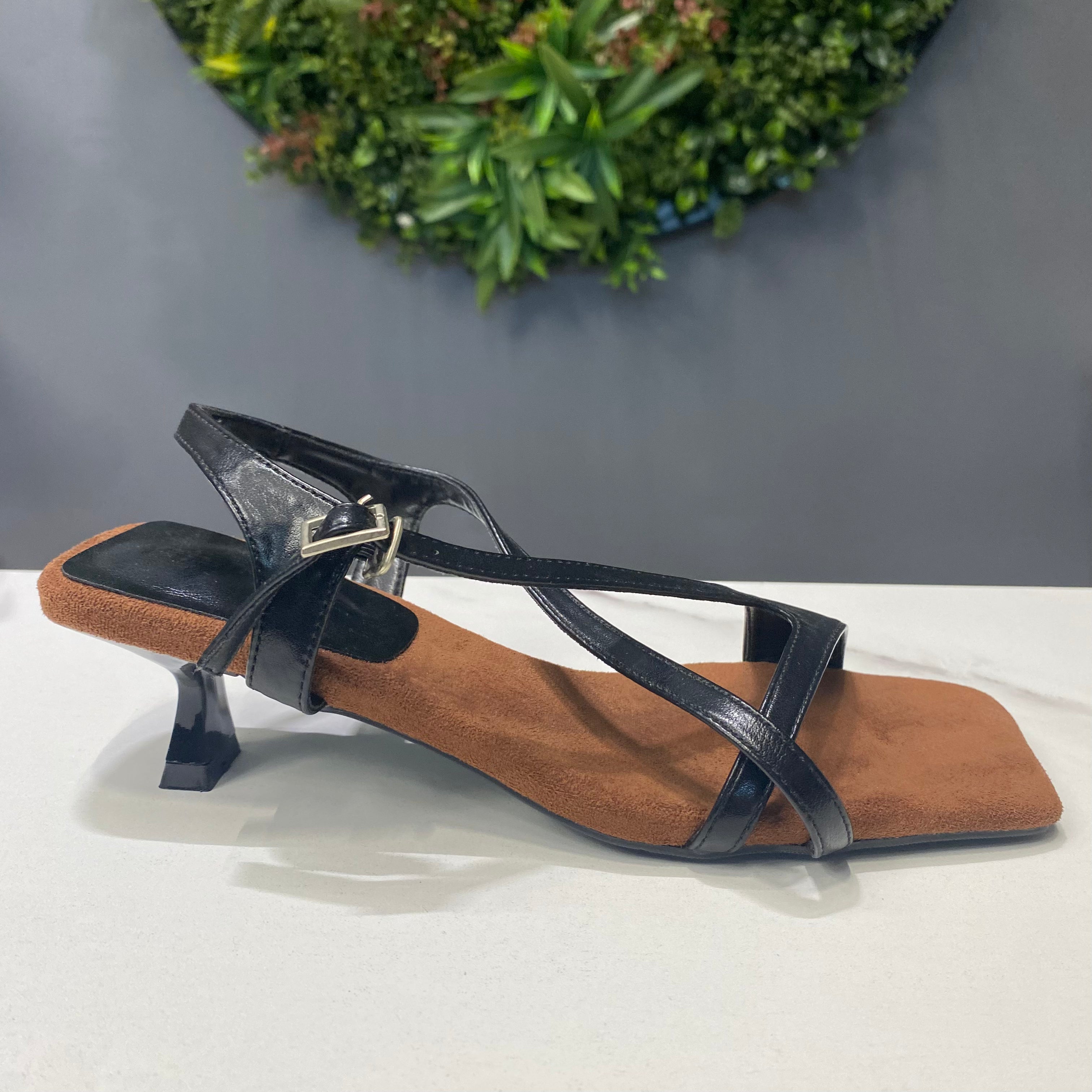 ZAZA Pandora – Minimal Cross Strap Sandals